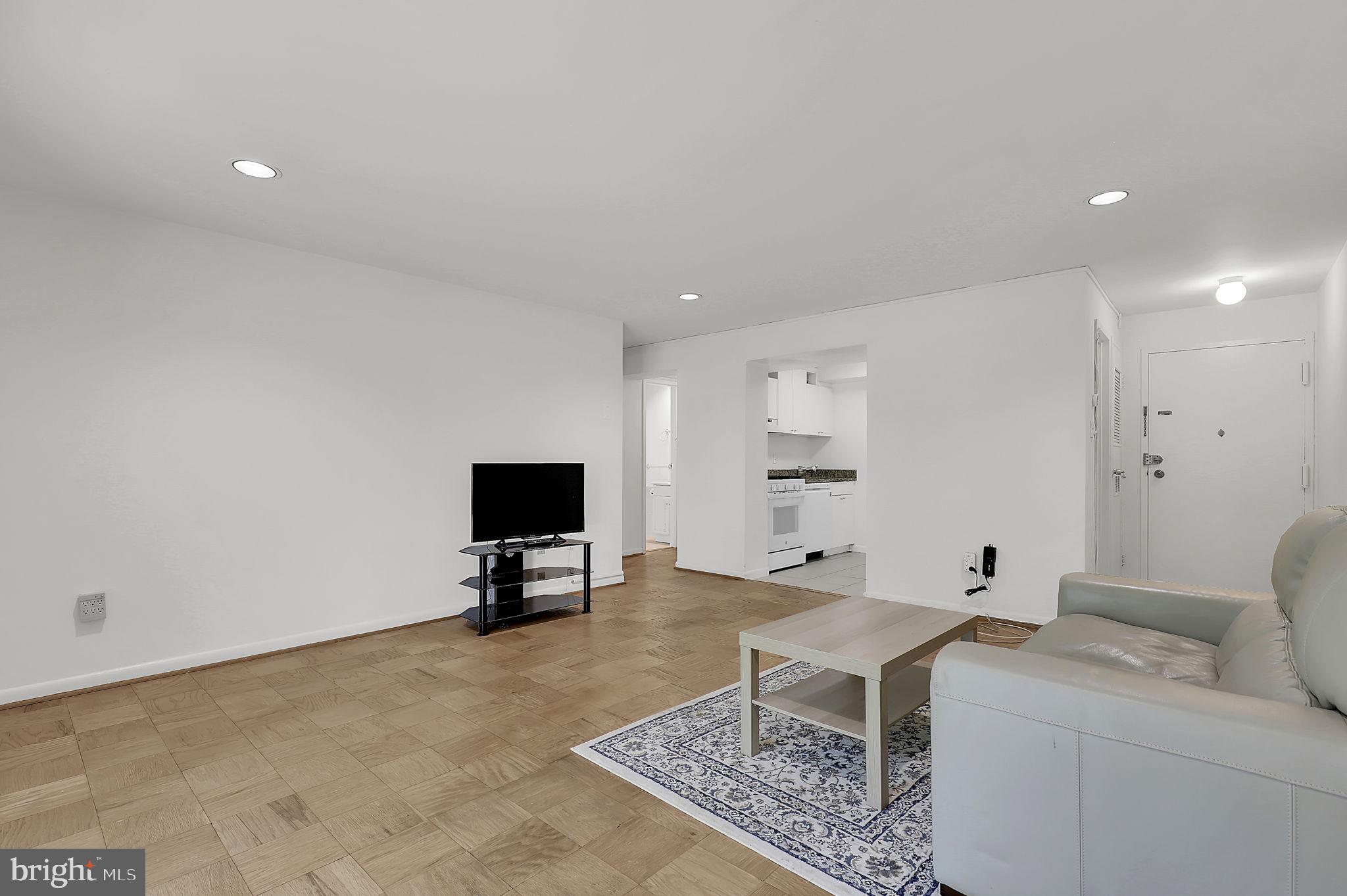 10216 ROCKVILLE PIKE 102