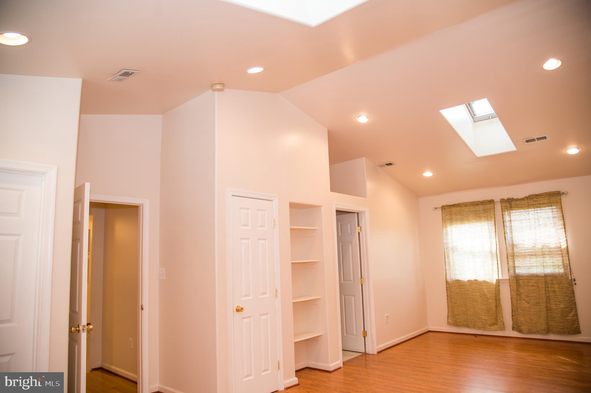 FORESTVILLE CENTER - Residential