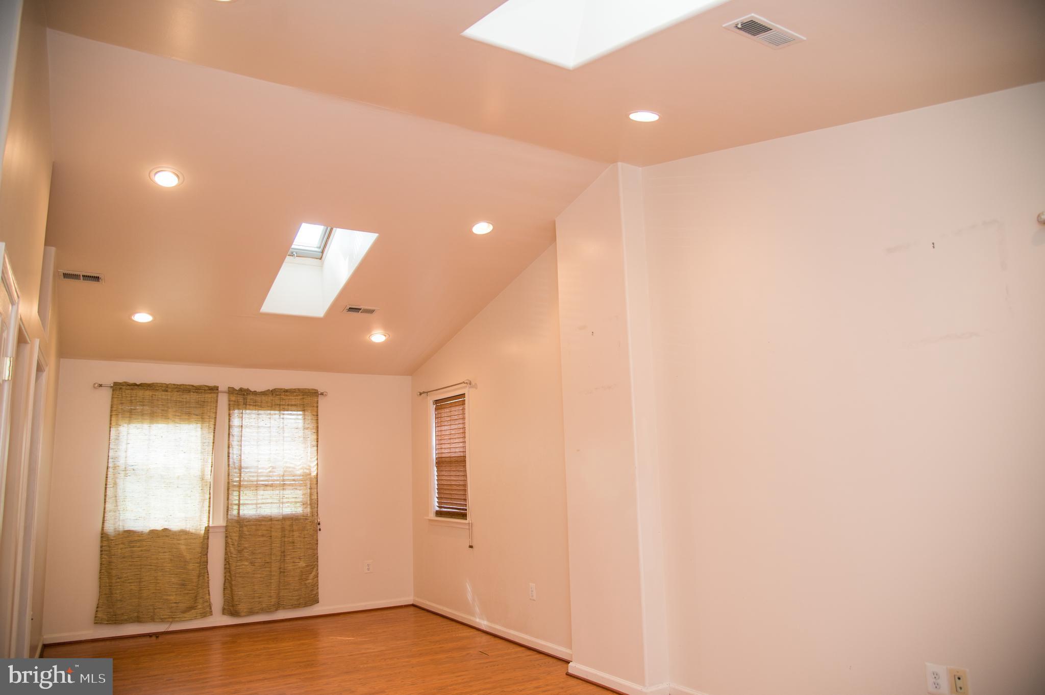 FORESTVILLE CENTER - Residential