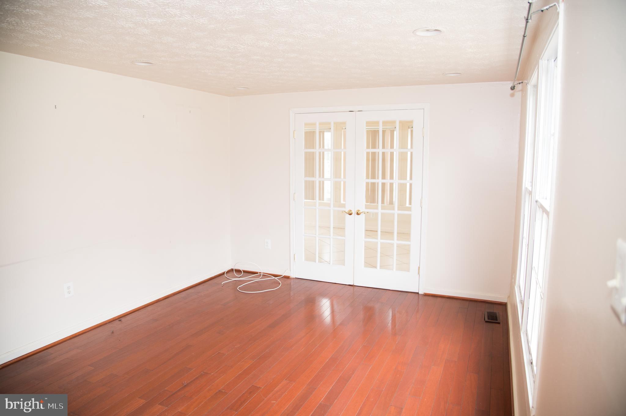 FORESTVILLE CENTER - Residential