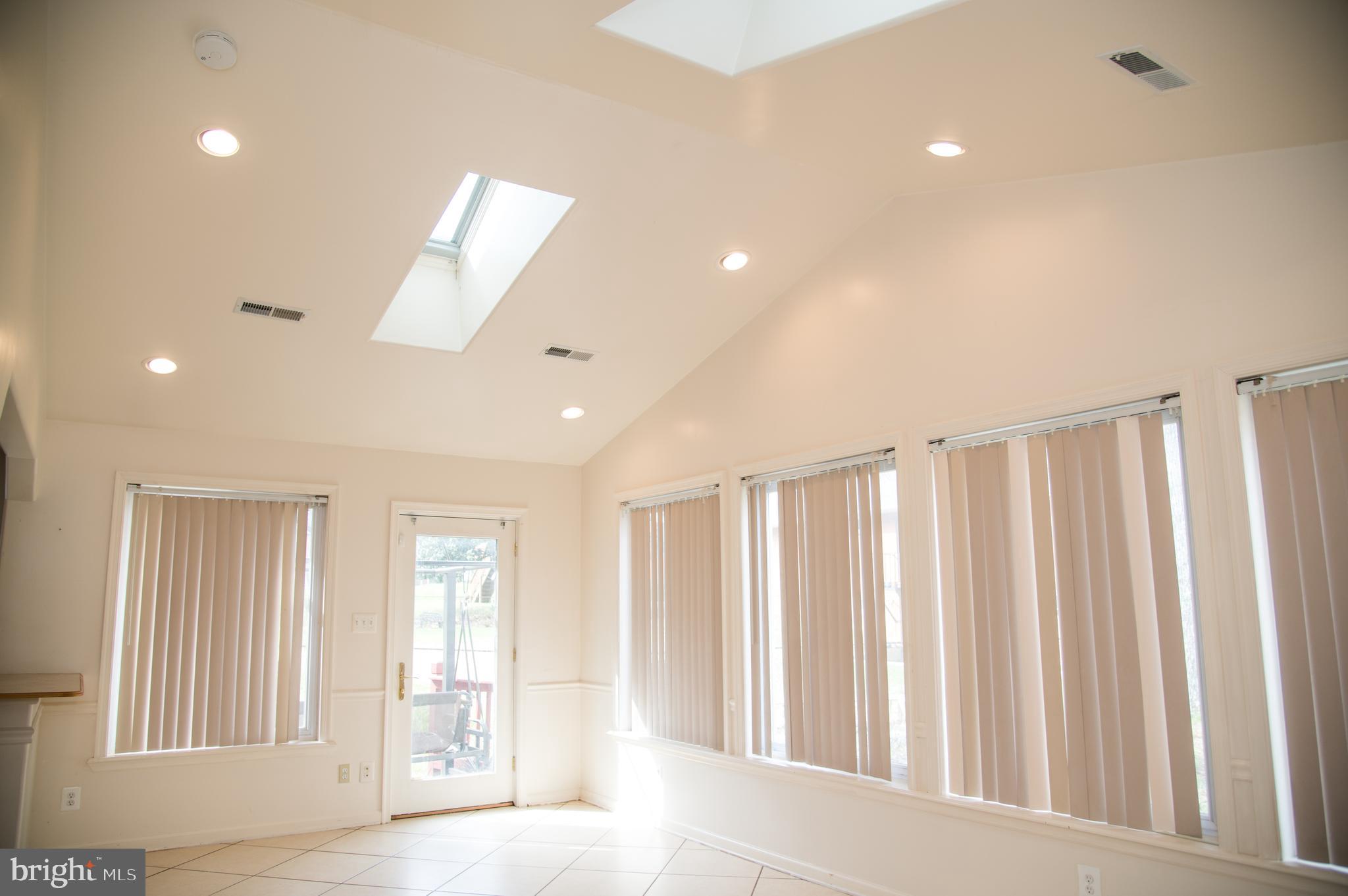 FORESTVILLE CENTER - Residential