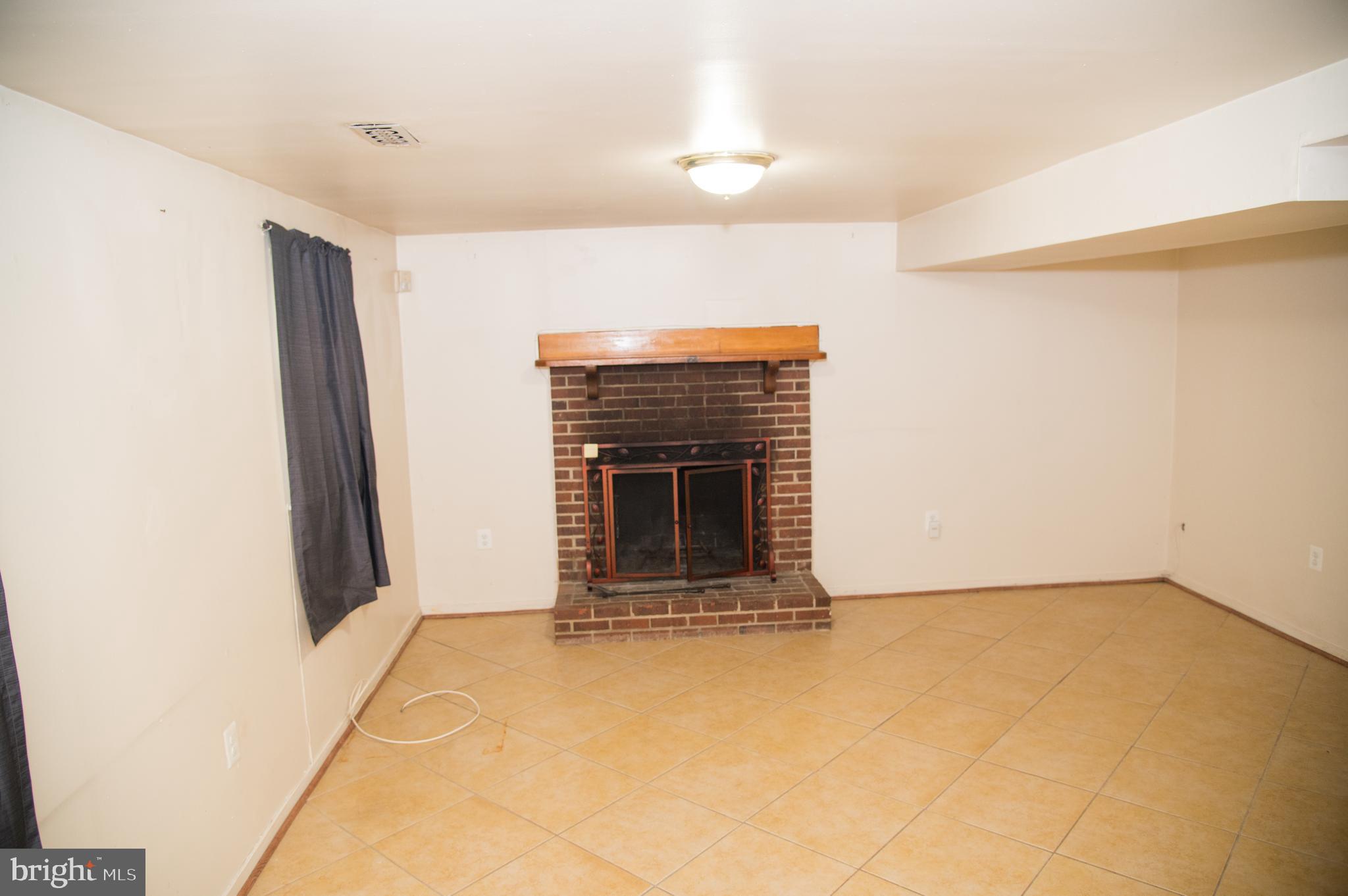 FORESTVILLE CENTER - Residential