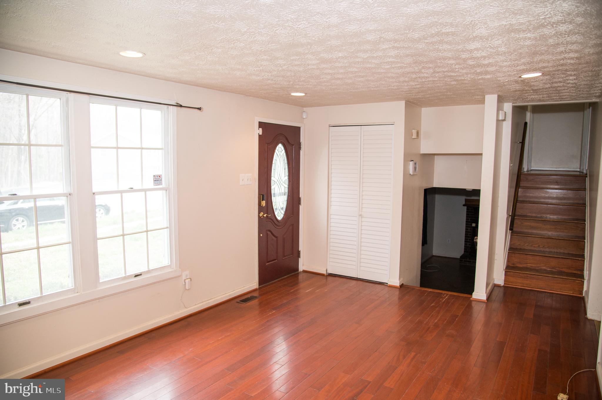 FORESTVILLE CENTER - Residential