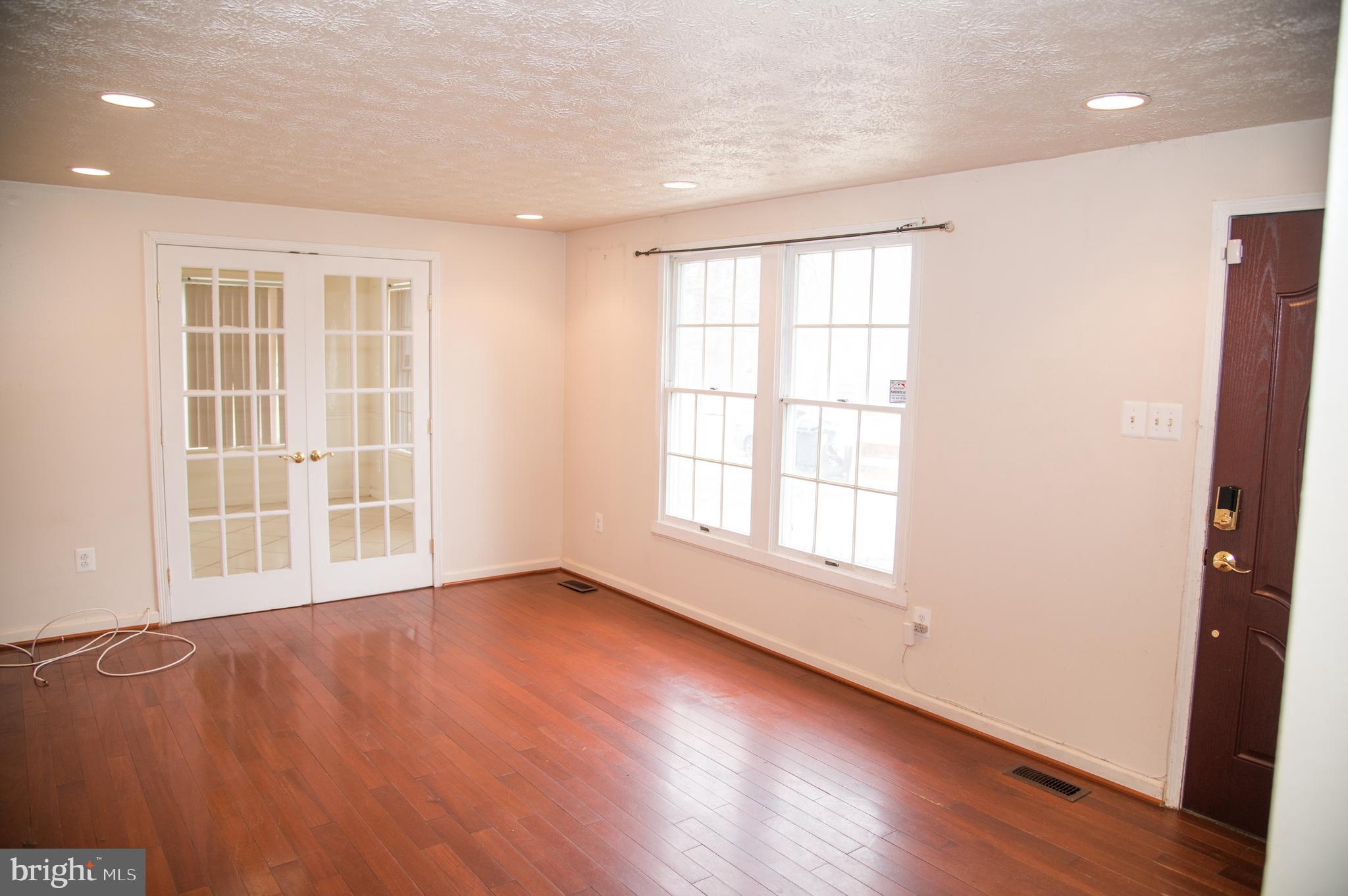 FORESTVILLE CENTER - Residential