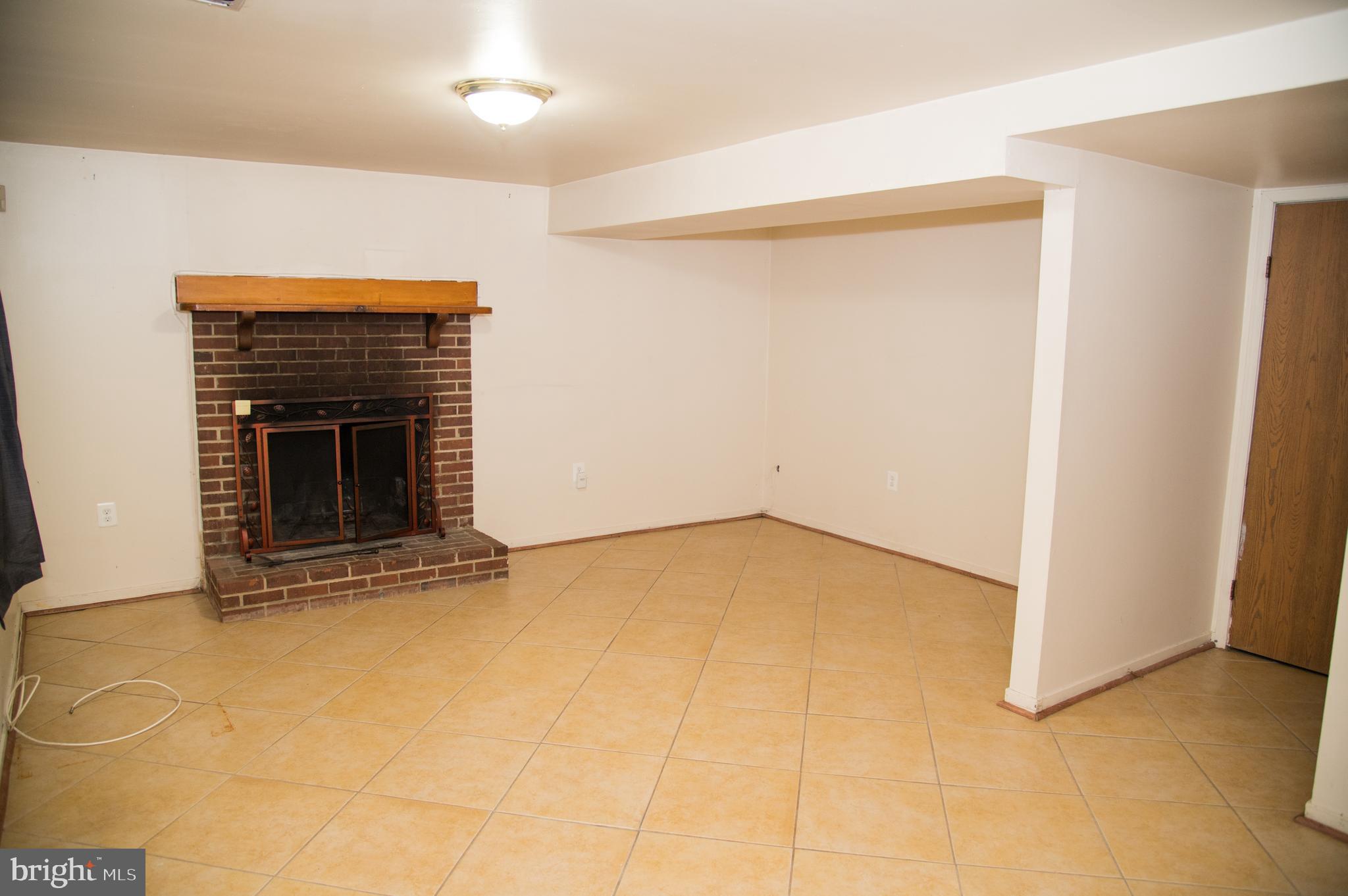 FORESTVILLE CENTER - Residential