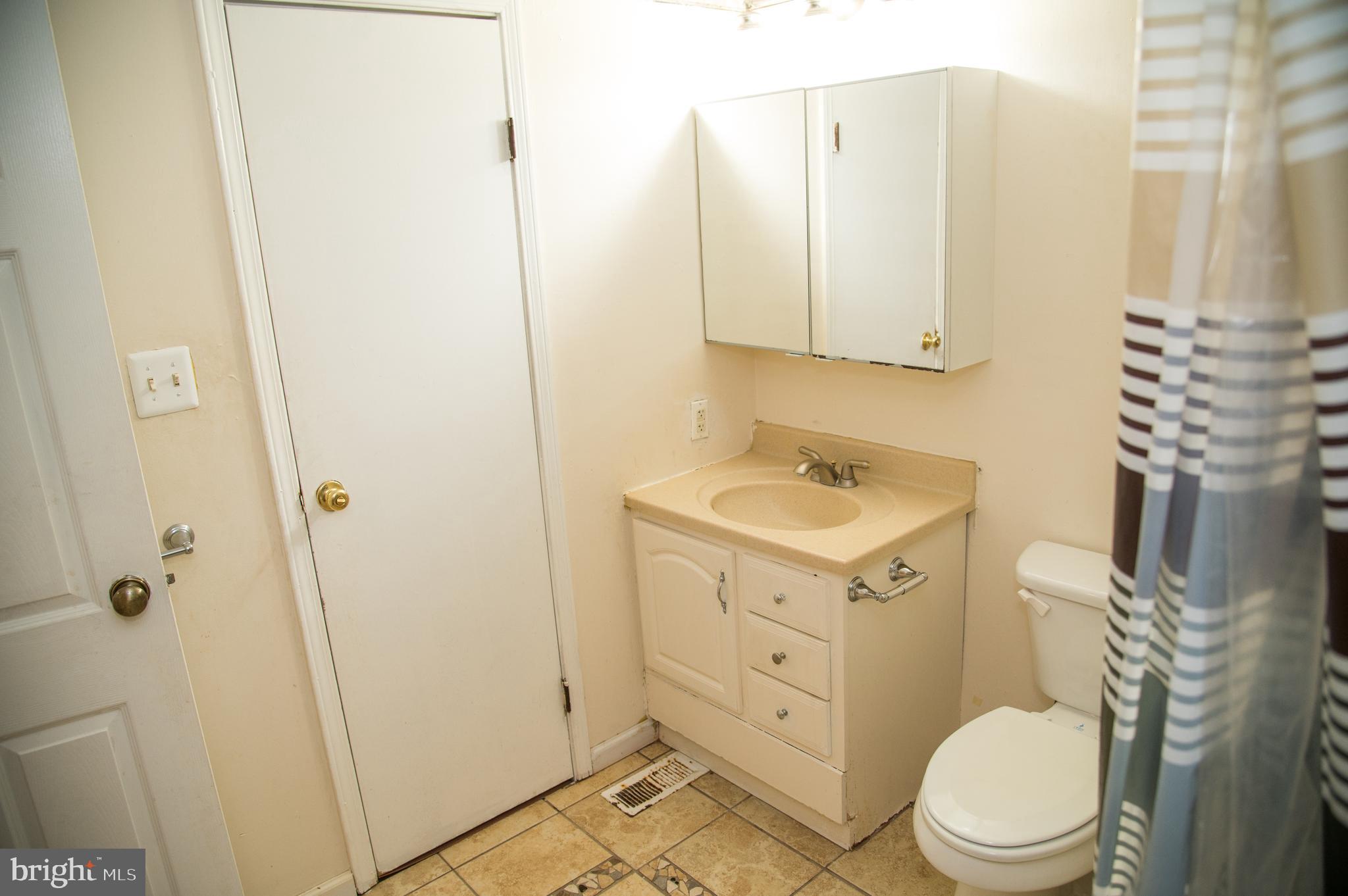 FORESTVILLE CENTER - Residential