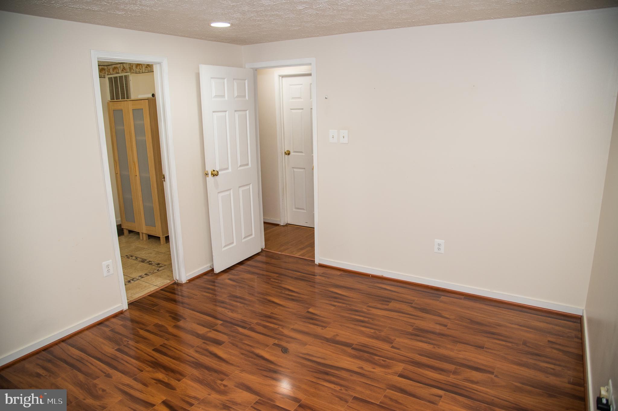 FORESTVILLE CENTER - Residential