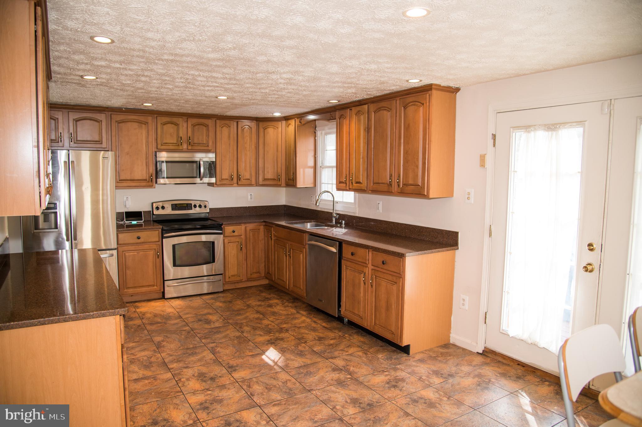 FORESTVILLE CENTER - Residential