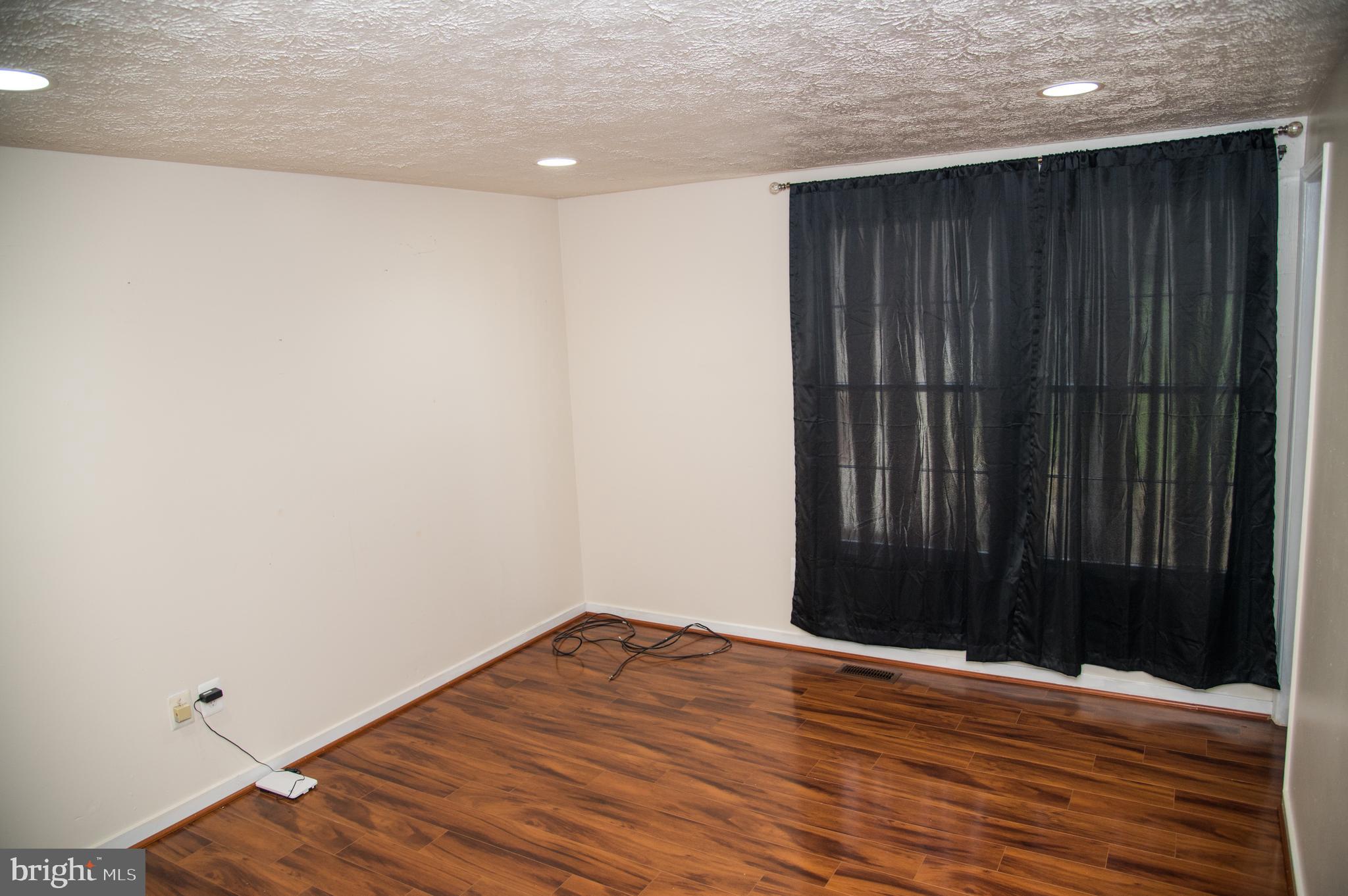 FORESTVILLE CENTER - Residential