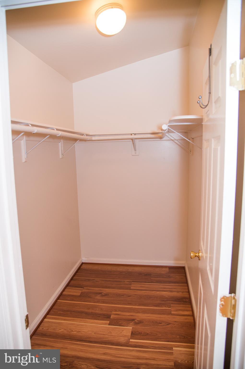 FORESTVILLE CENTER - Residential