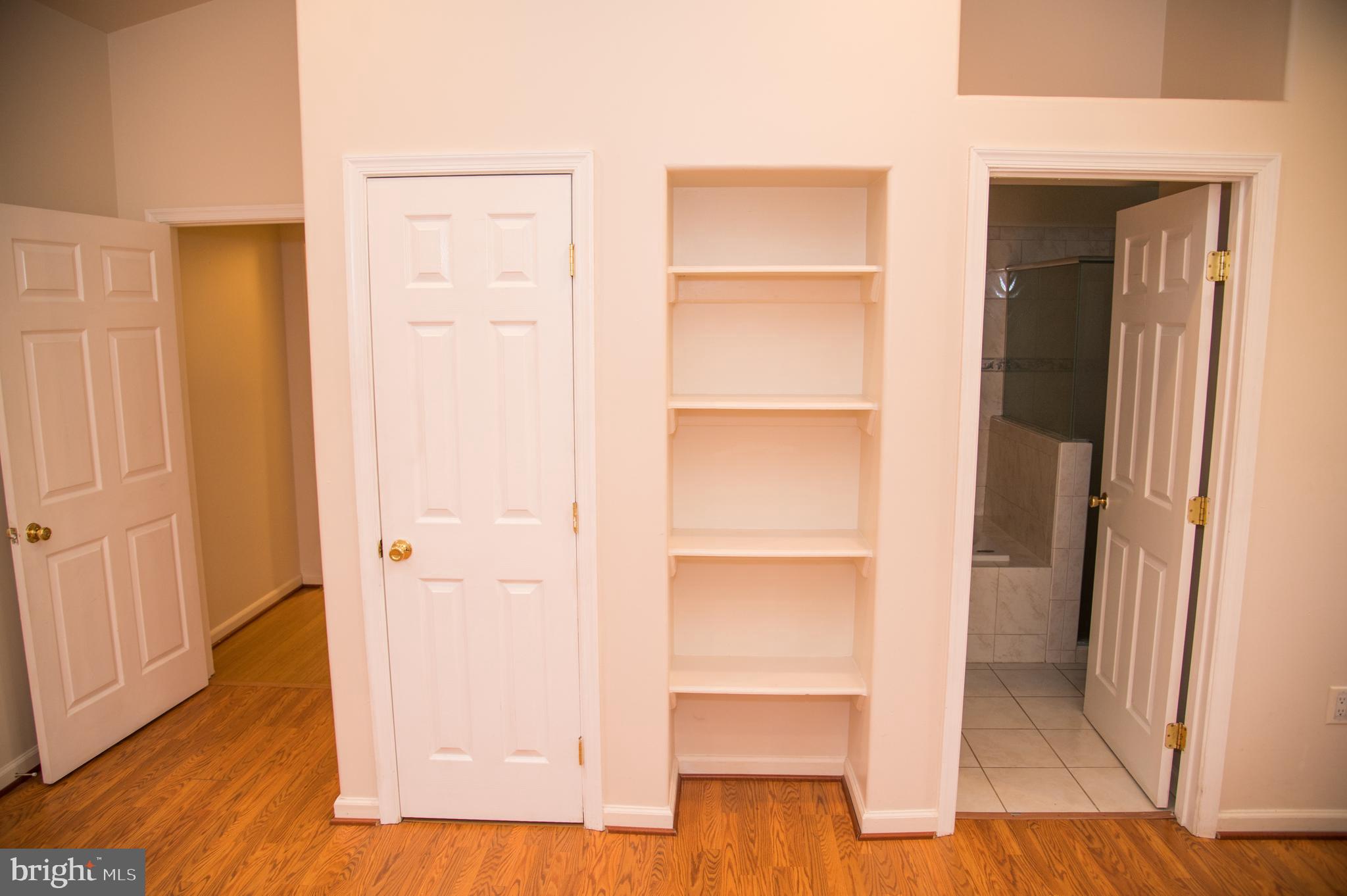 FORESTVILLE CENTER - Residential