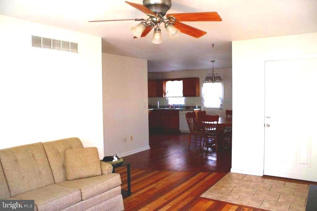 CHESTER HARBOR - Residential