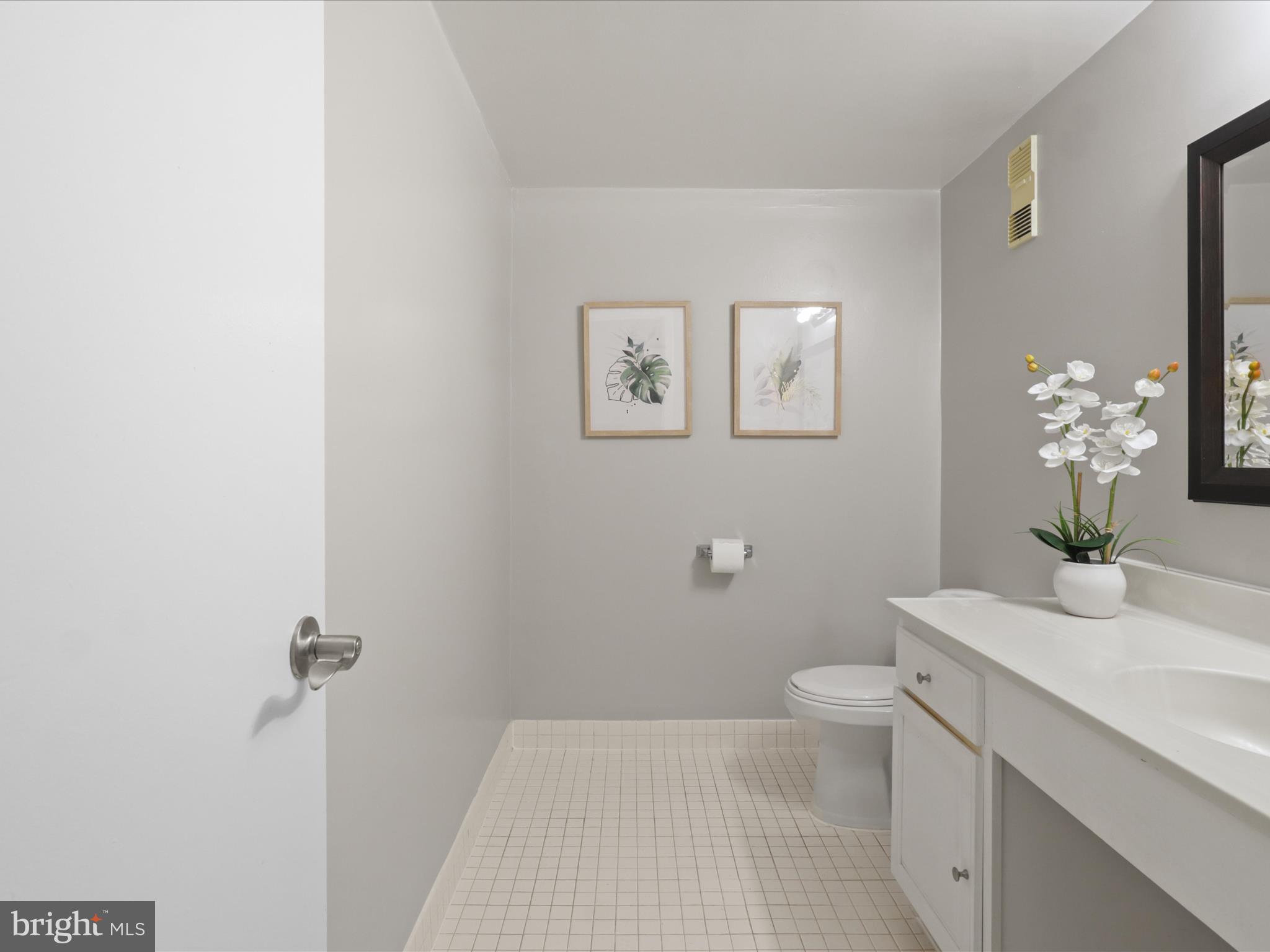 SKYLINE HOUSE - Residential