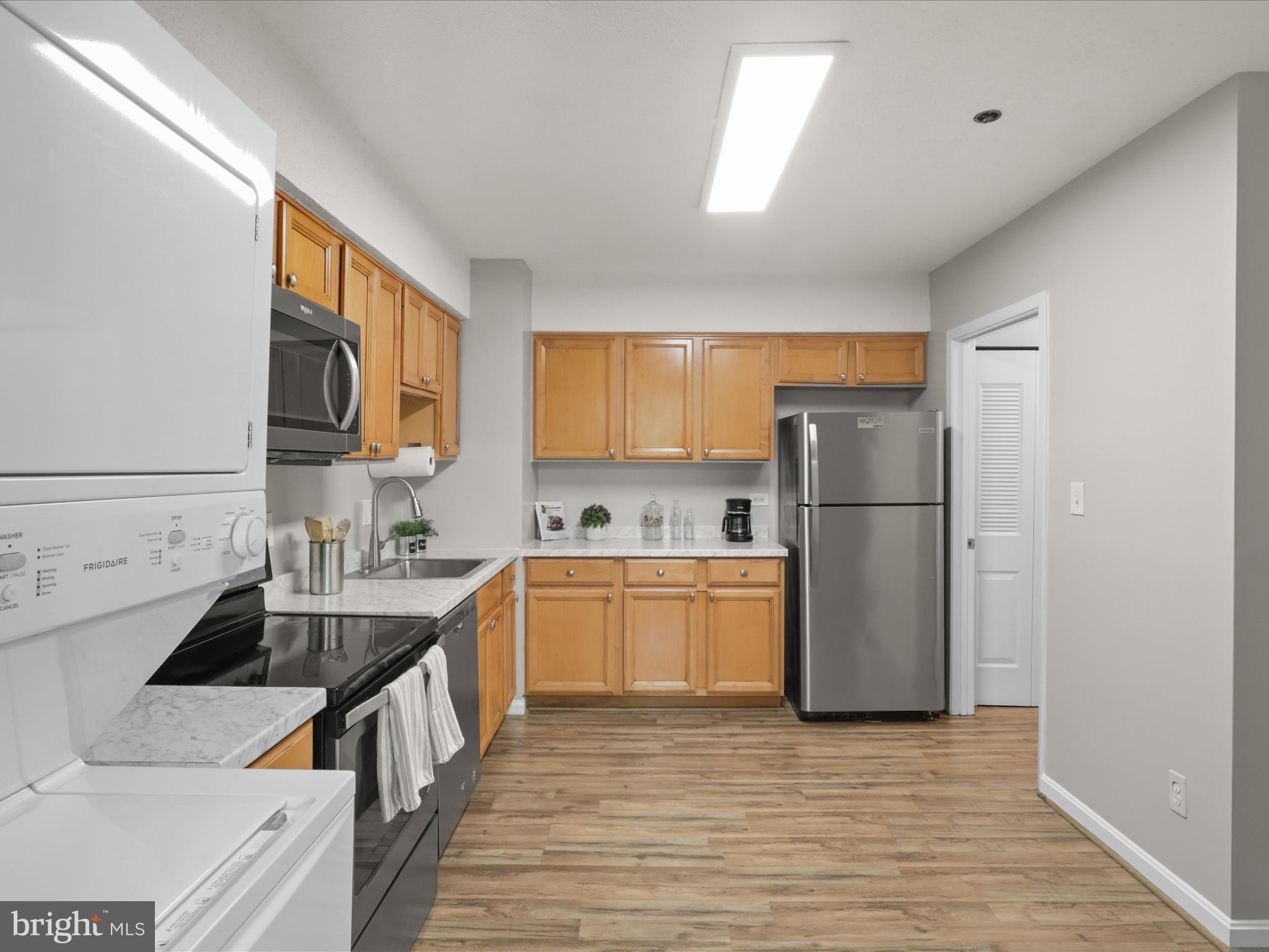 SKYLINE HOUSE - Residential