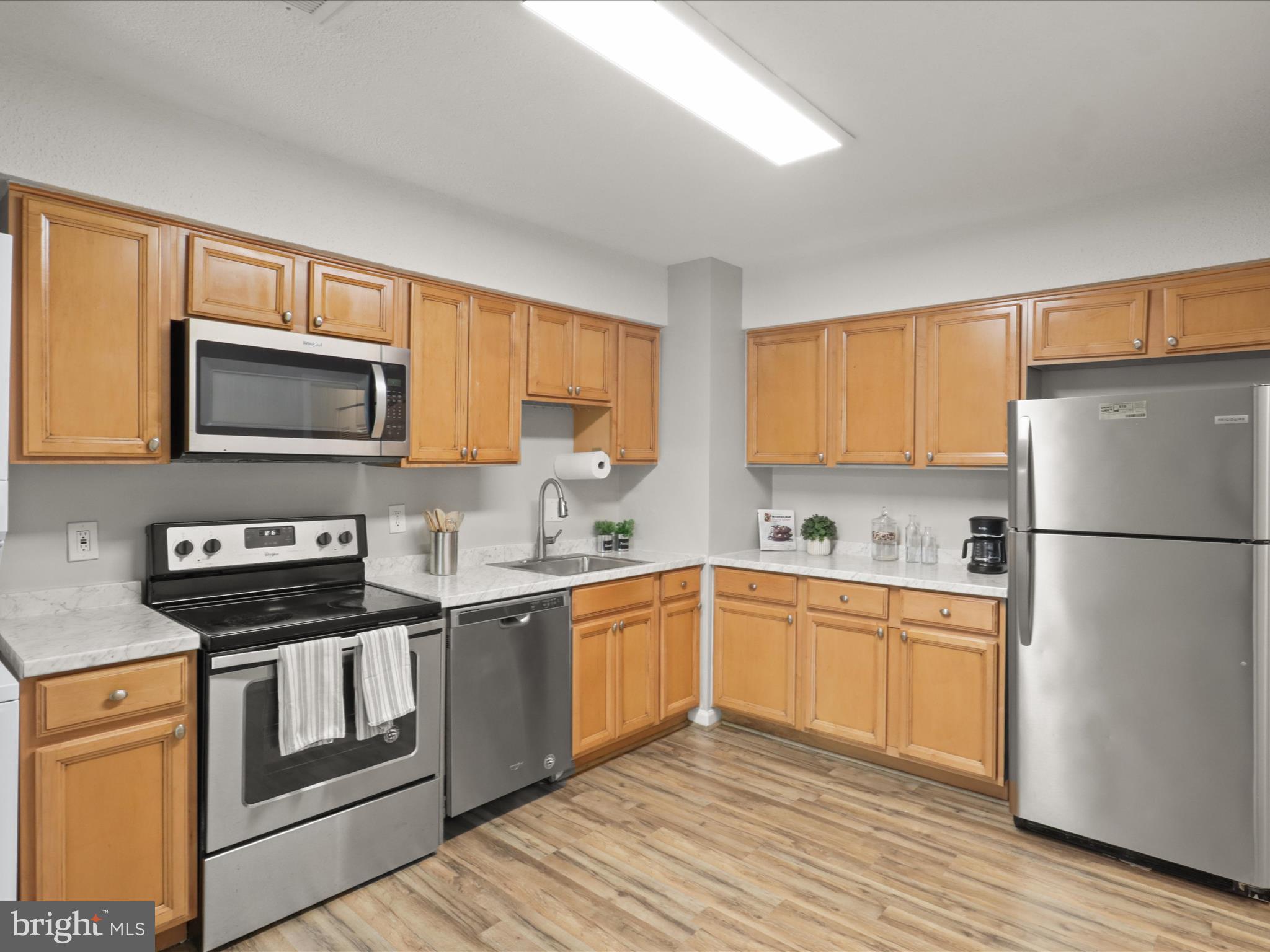 SKYLINE HOUSE - Residential