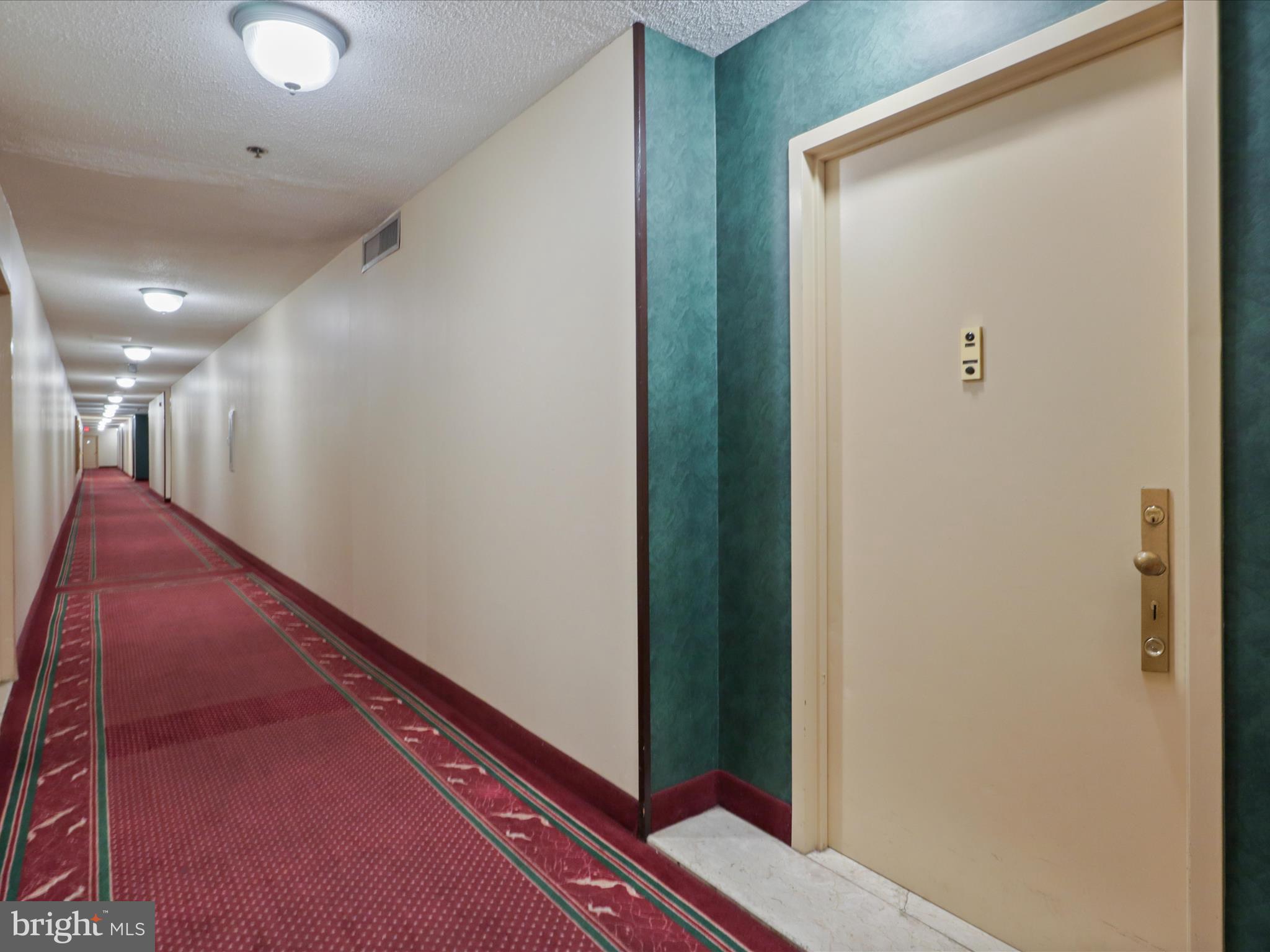 SKYLINE HOUSE - Residential