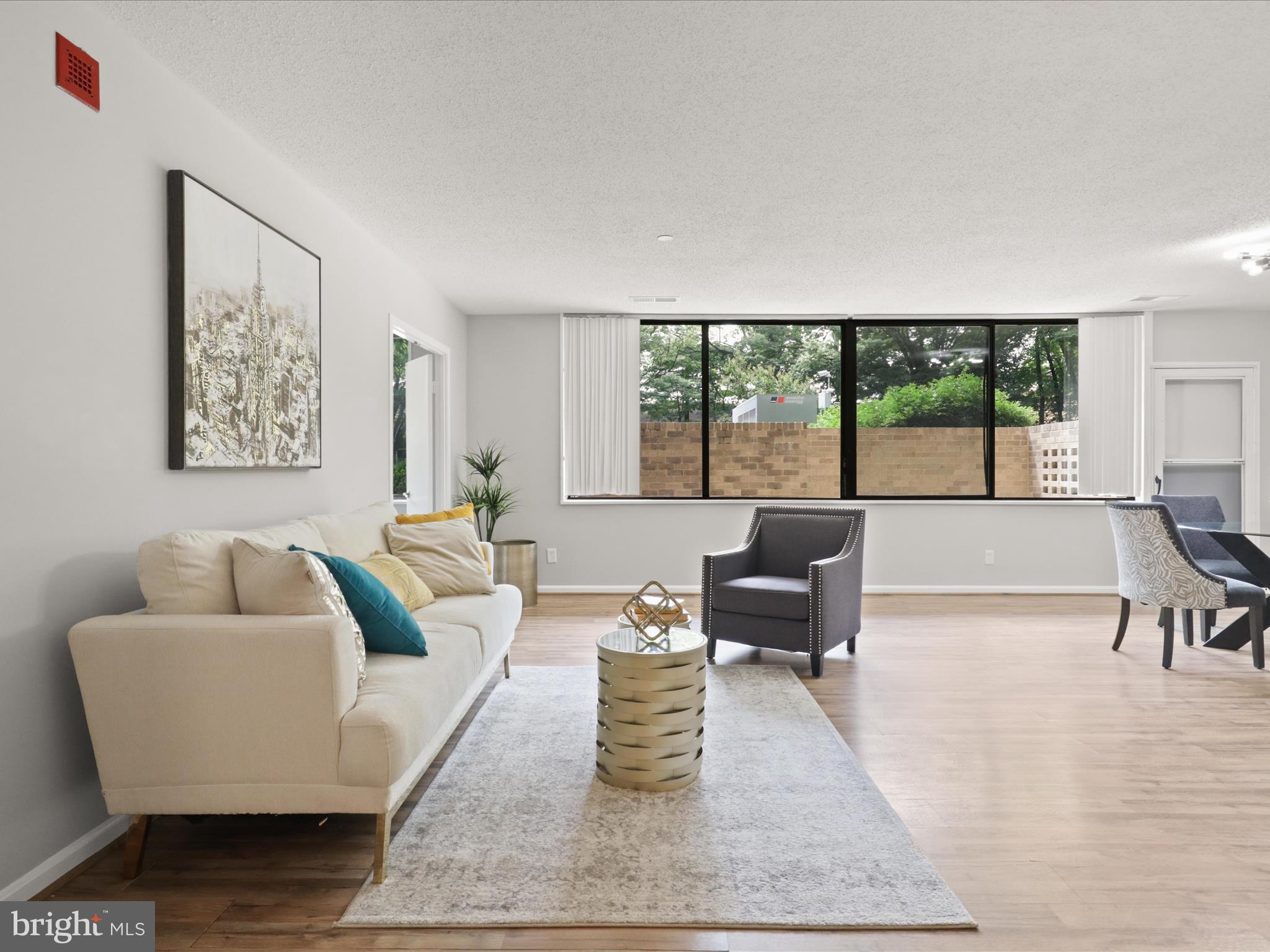 SKYLINE HOUSE - Residential