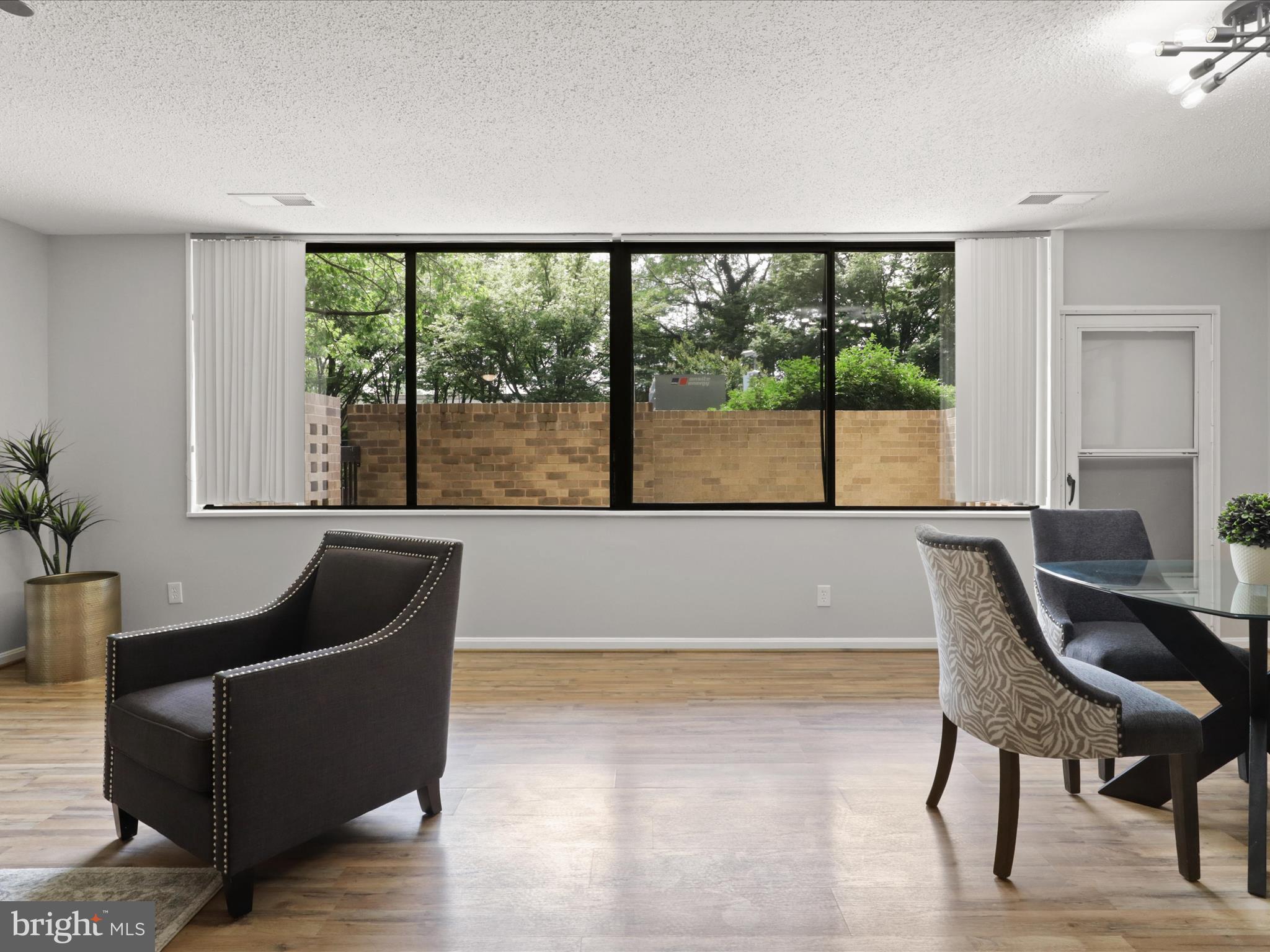 SKYLINE HOUSE - Residential