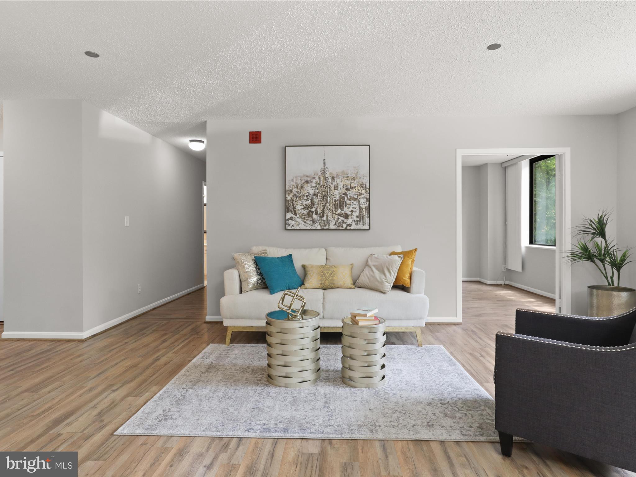 SKYLINE HOUSE - Residential