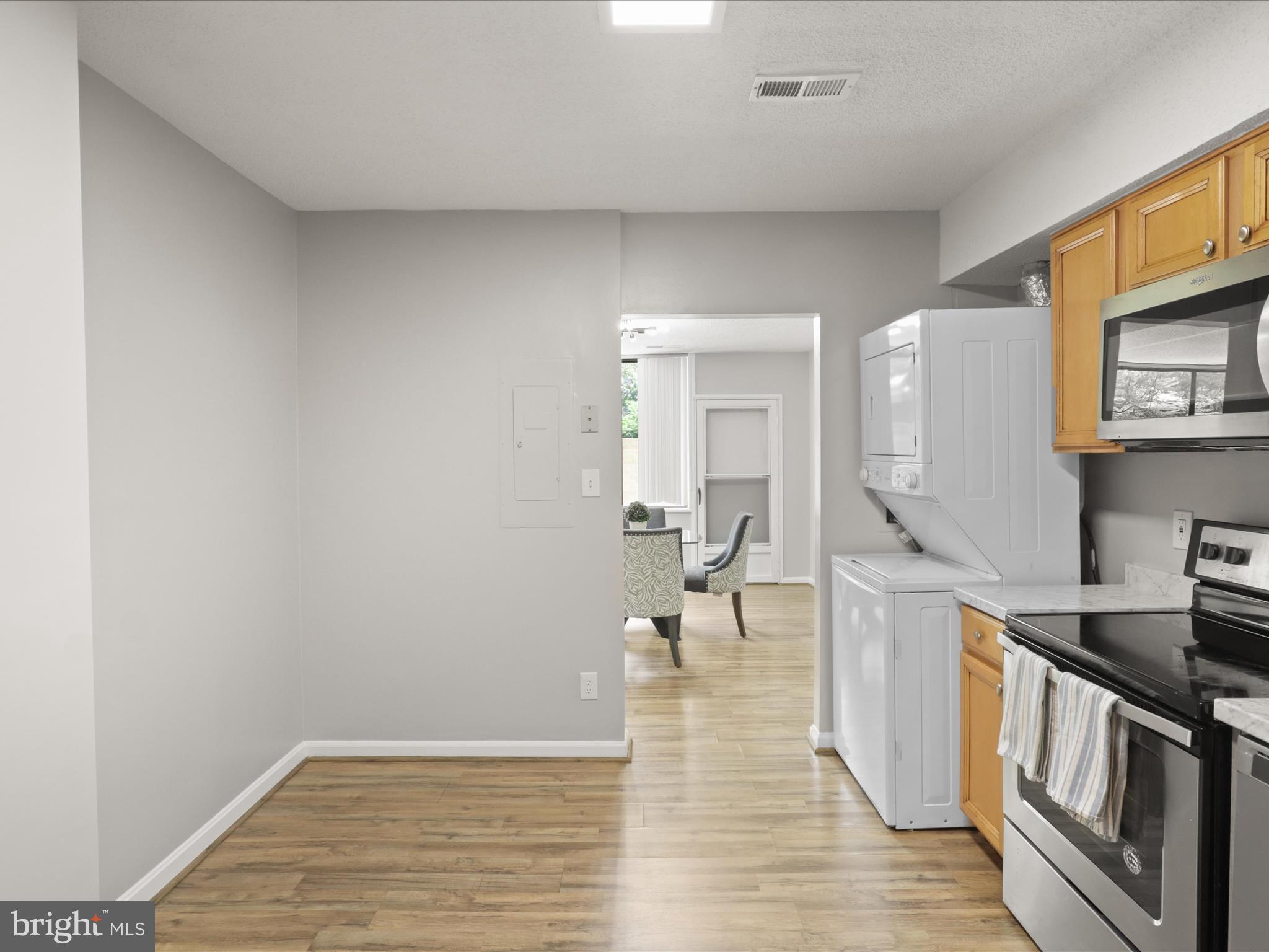 SKYLINE HOUSE - Residential