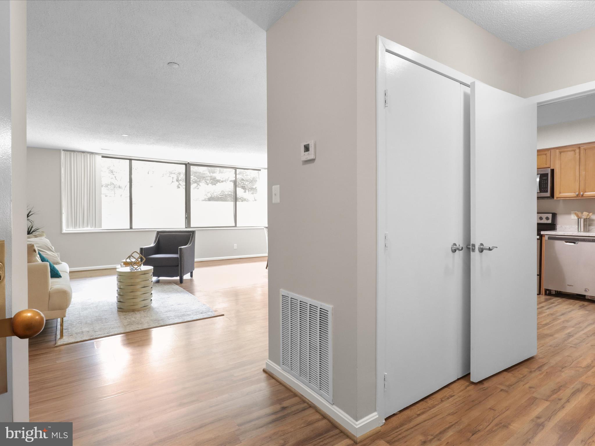 SKYLINE HOUSE - Residential