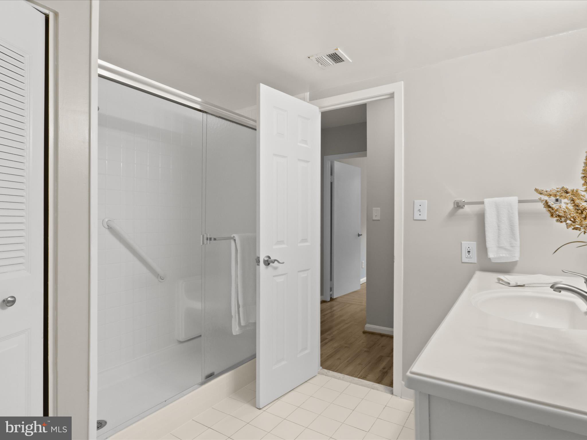 SKYLINE HOUSE - Residential