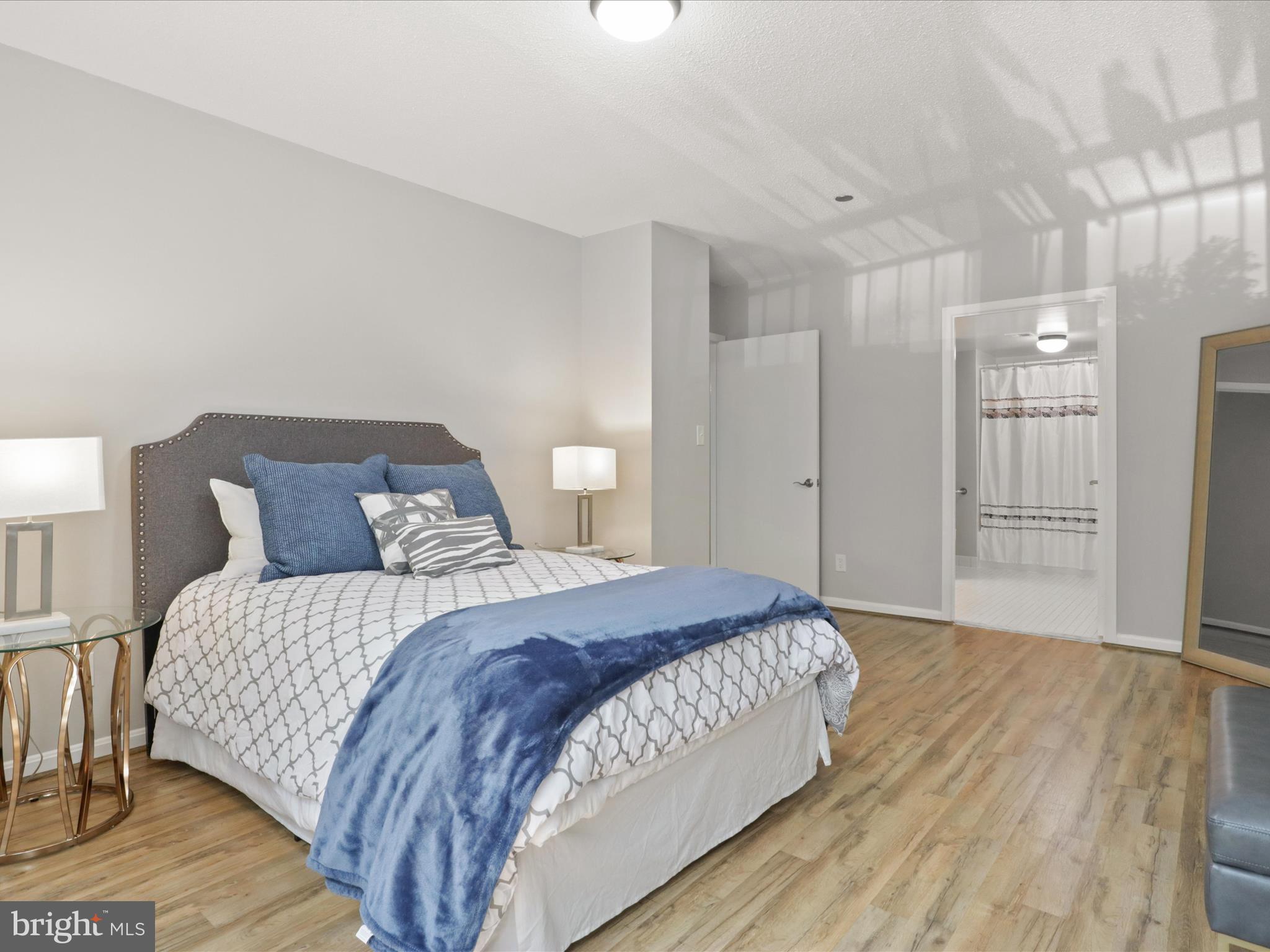 SKYLINE HOUSE - Residential