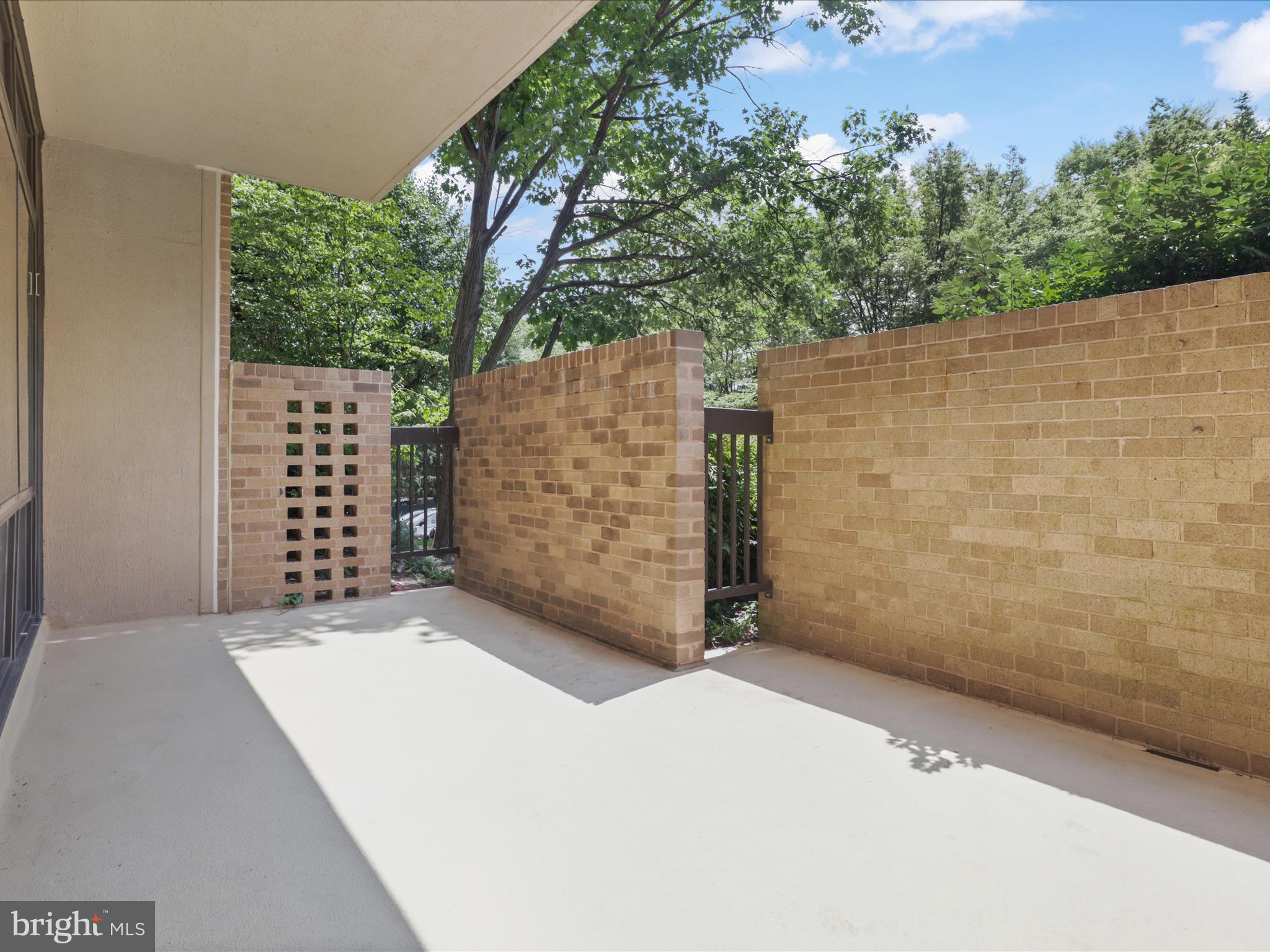 SKYLINE HOUSE - Residential