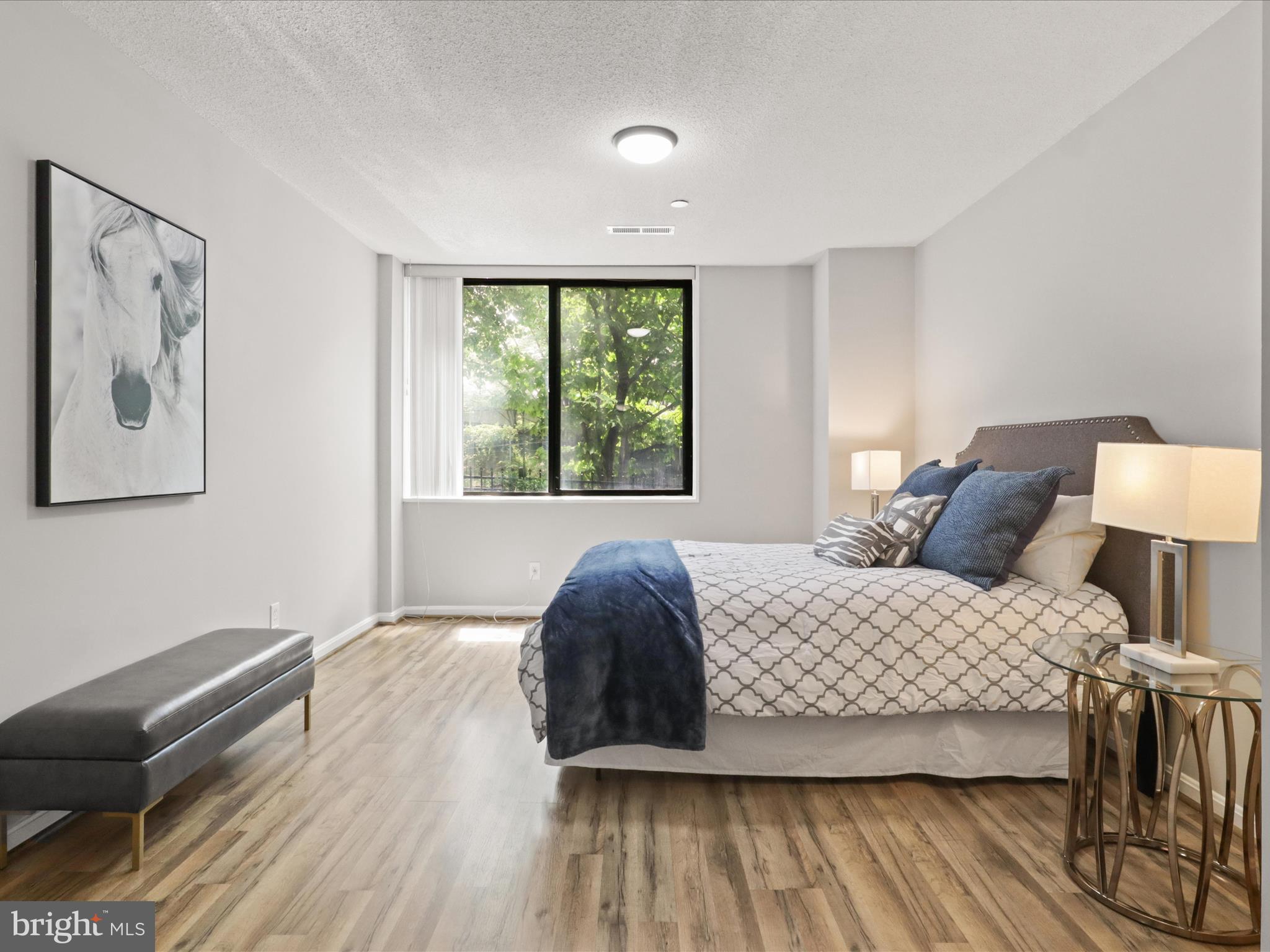 SKYLINE HOUSE - Residential