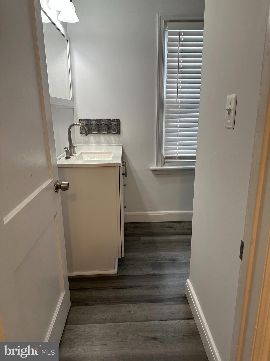 WESTBURY - Residential