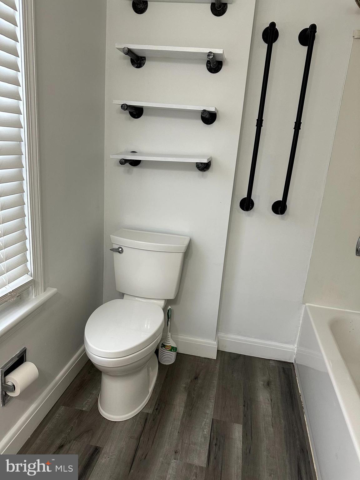 WESTBURY - Residential