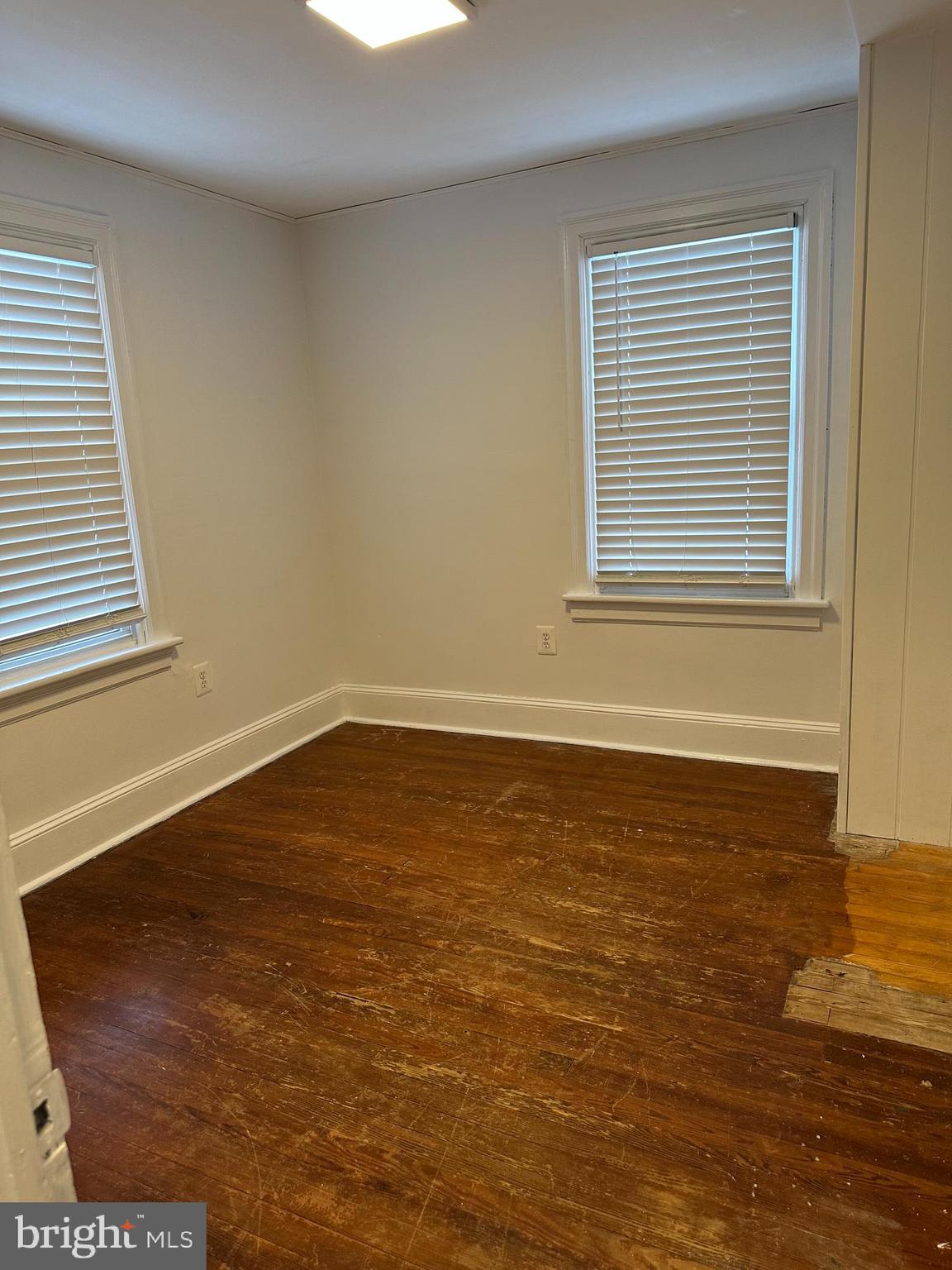 WESTBURY - Residential