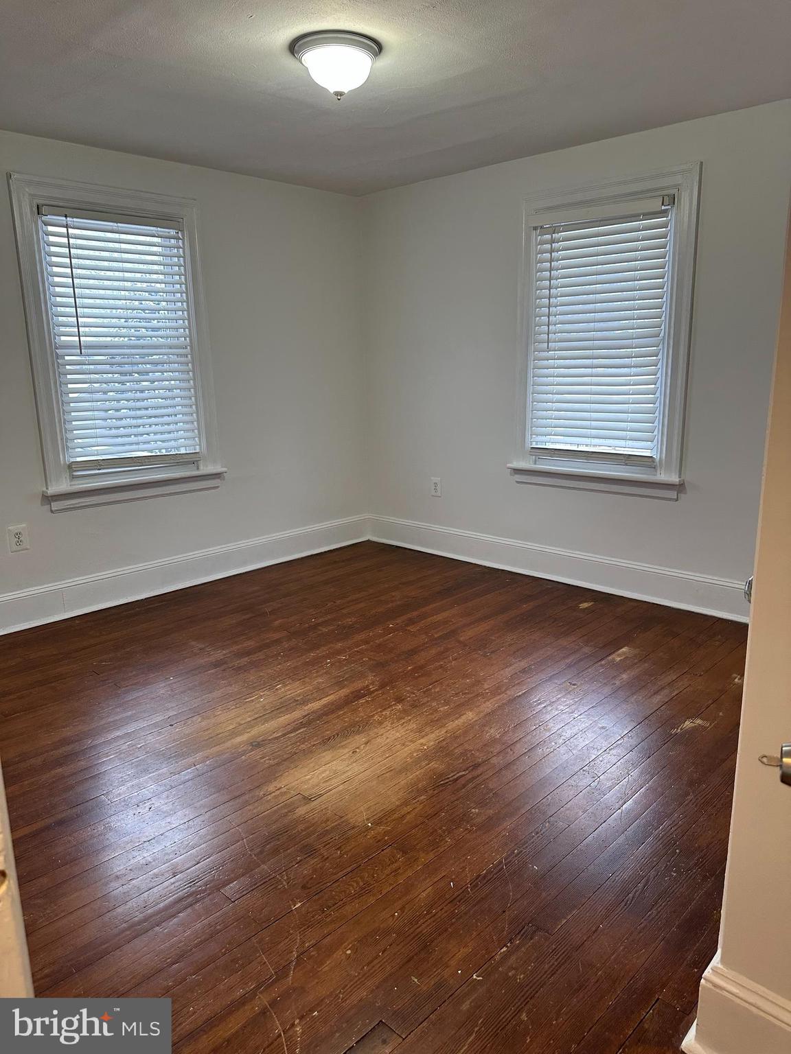 WESTBURY - Residential