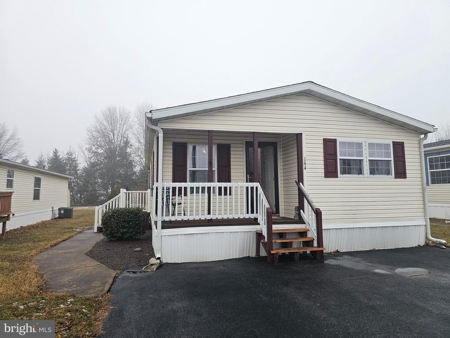 Very well maintained 2002 Skyline doublewide in Valley View II neighborhood - featuring an open living room, dining room & kitchen with vaulted ceilings.  3 bedrooms, with the primary offering a large bath with walk in shower and plenty of storage plus 2 closets, 2nd bedroom  has two closets too!   Quiet neighborhood, enjoy the front porch or sitting area in the back.  This home has newer appliances which remain, a water softener and huge shed!  This home can be a quick possession home!  Current Lot Rent is $769 includes trash.