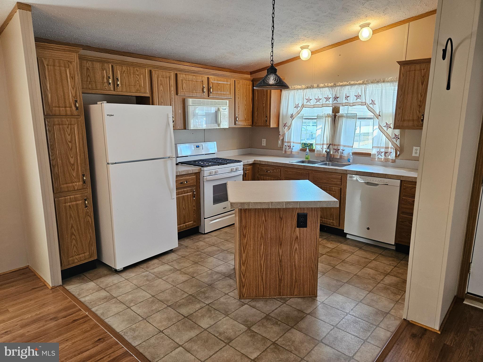 VALLEY VIEW ESTATES - Residential