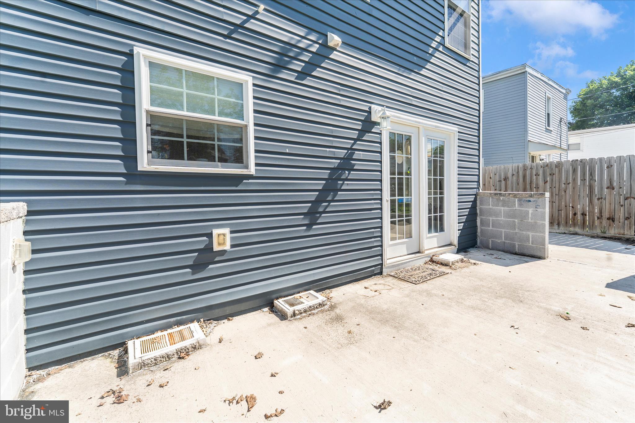 WILLIAMSPORT - Residential