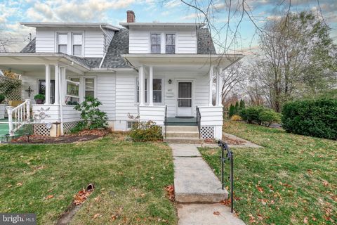 Townhouse For Sale - 1817 Elm Street St<br/> NEW CUMBERLAND, PA 17070