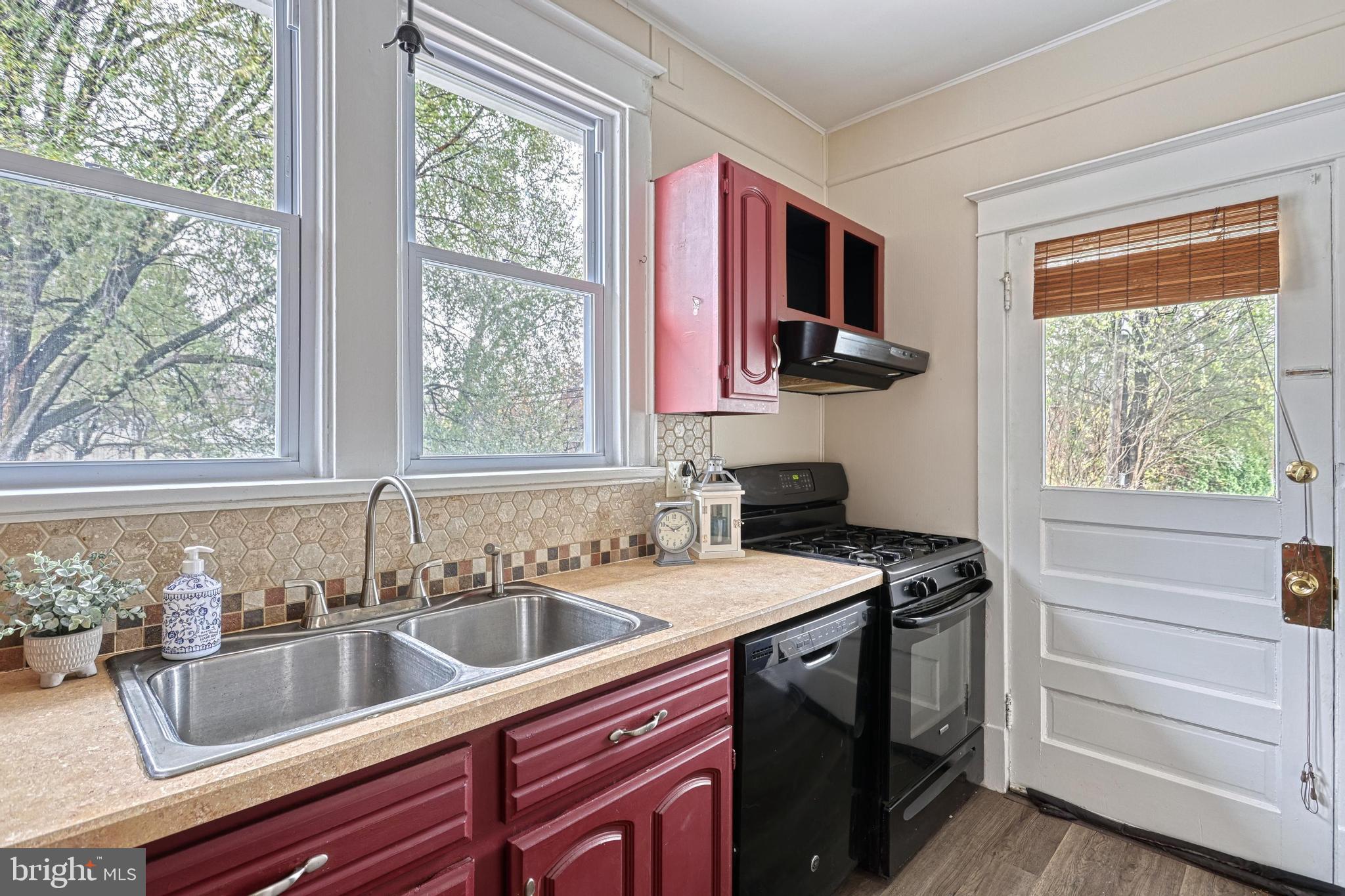 CUMBERLAND MANOR - Residential