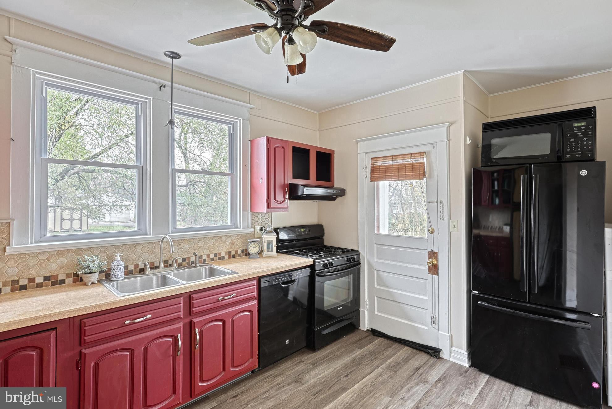 CUMBERLAND MANOR - Residential