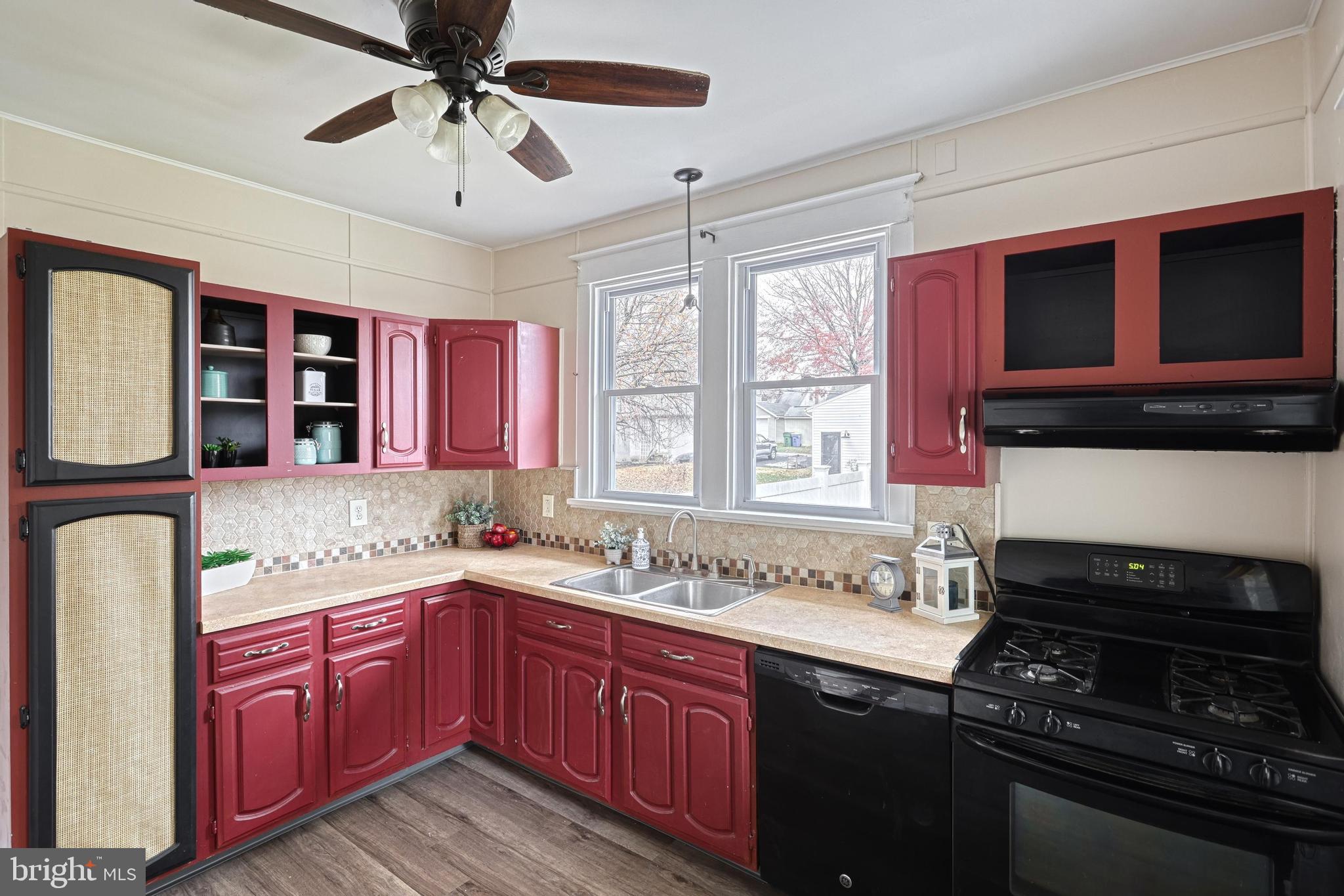 CUMBERLAND MANOR - Residential