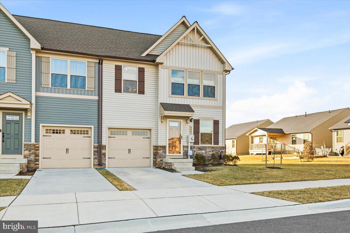 BLOOMFIELDS - Residential