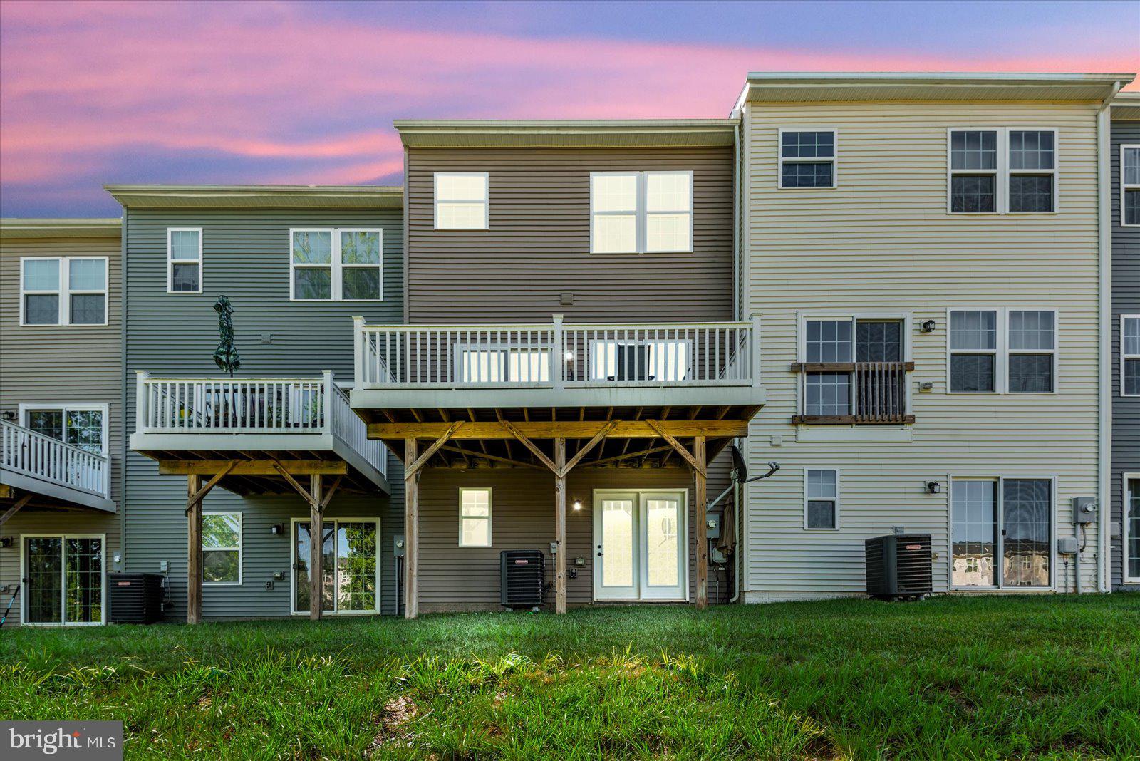 THE VILLAGE AT COURTHOUSE COMMONS - Residential