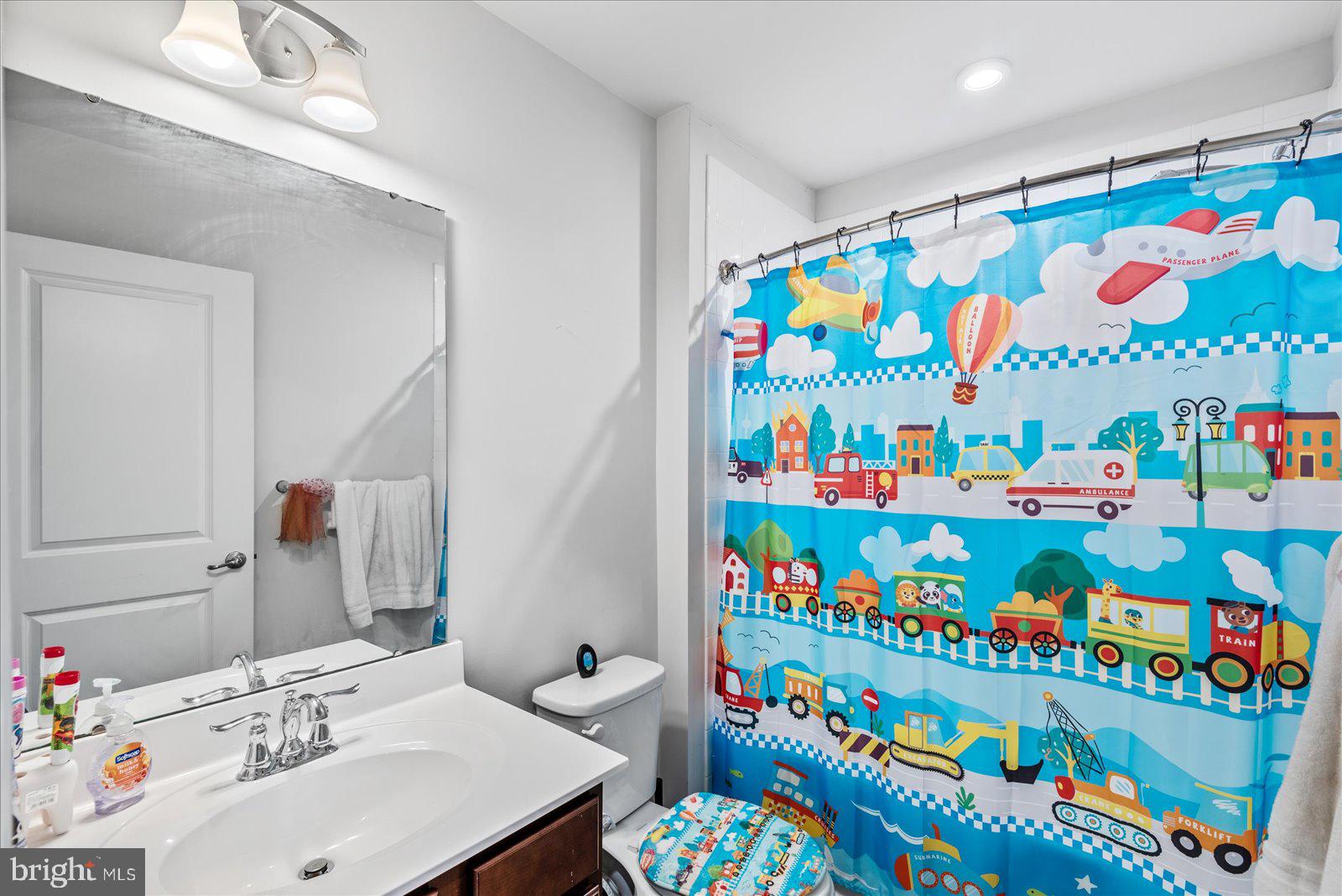 THE VILLAGE AT COURTHOUSE COMMONS - Residential