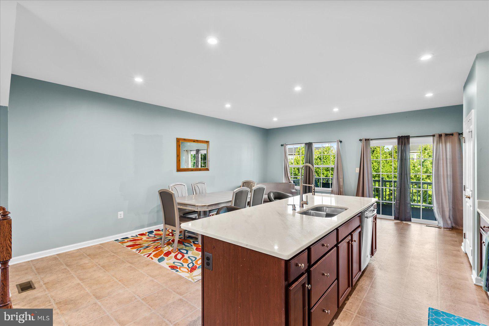 THE VILLAGE AT COURTHOUSE COMMONS - Residential