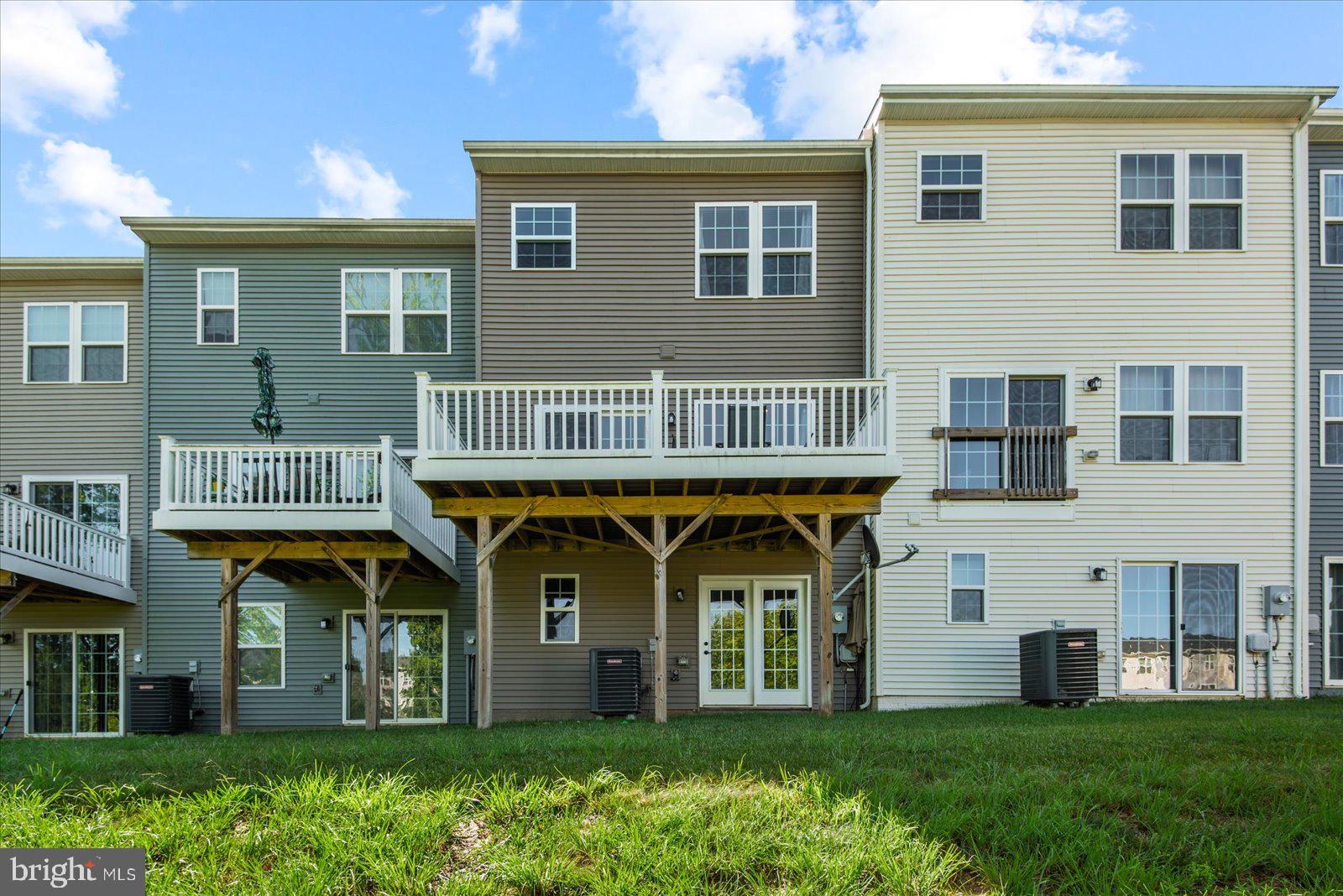 THE VILLAGE AT COURTHOUSE COMMONS - Residential