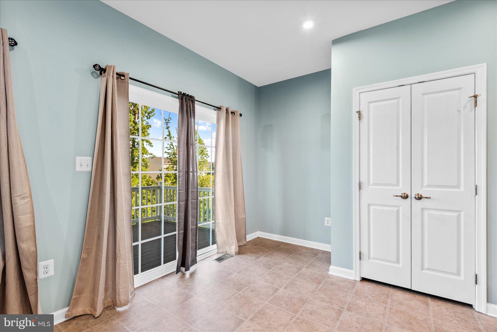 THE VILLAGE AT COURTHOUSE COMMONS - Residential