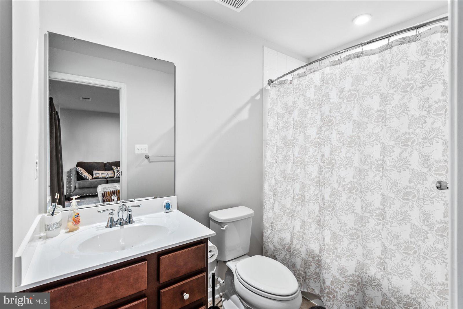 THE VILLAGE AT COURTHOUSE COMMONS - Residential