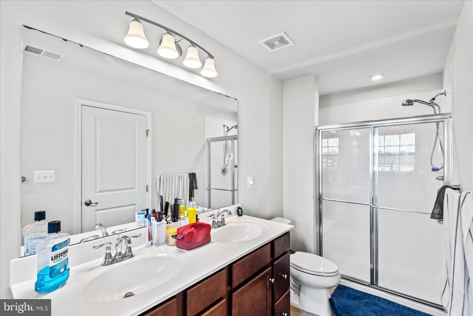 THE VILLAGE AT COURTHOUSE COMMONS - Residential