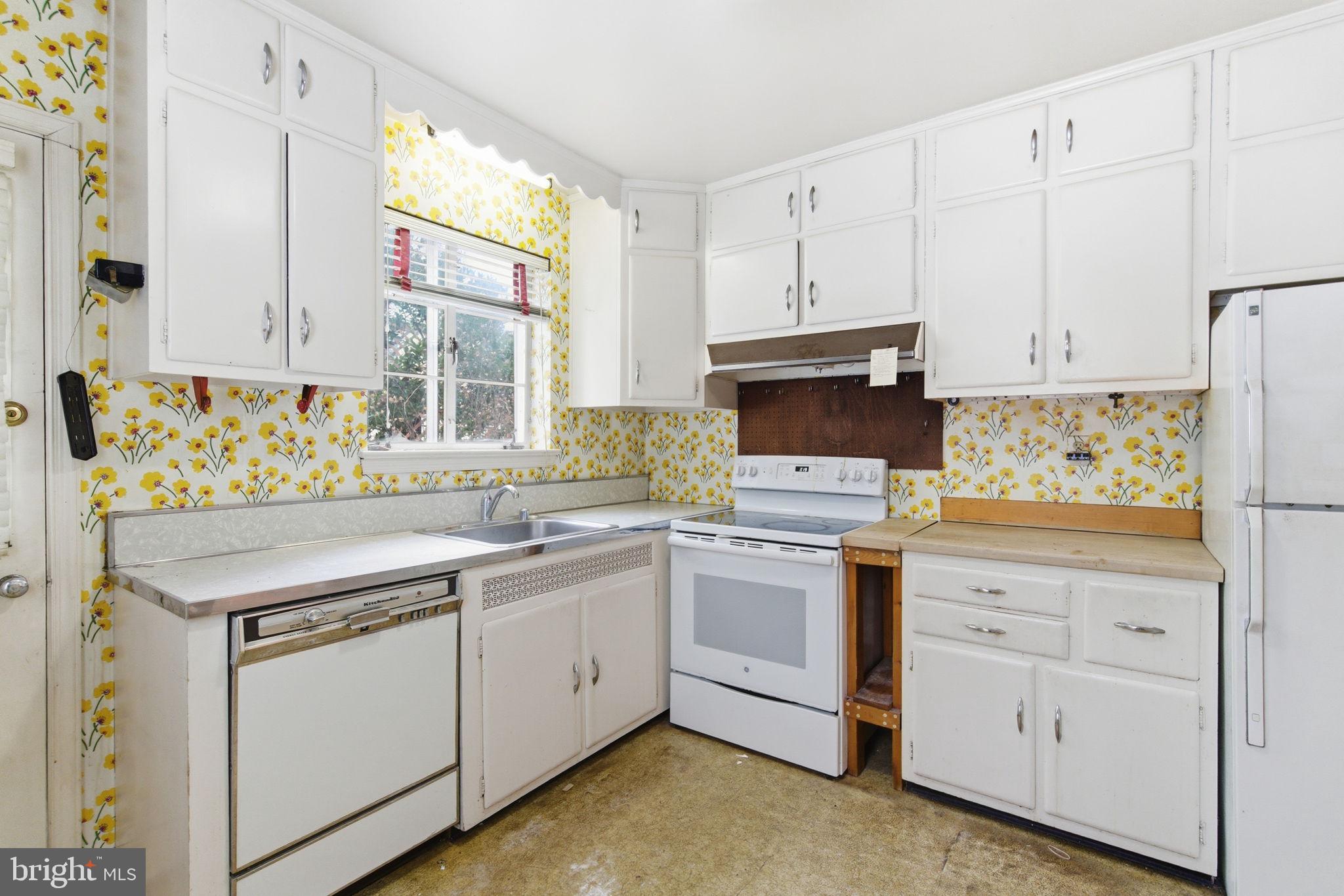 RIDGEWOOD VILLAGE - Residential