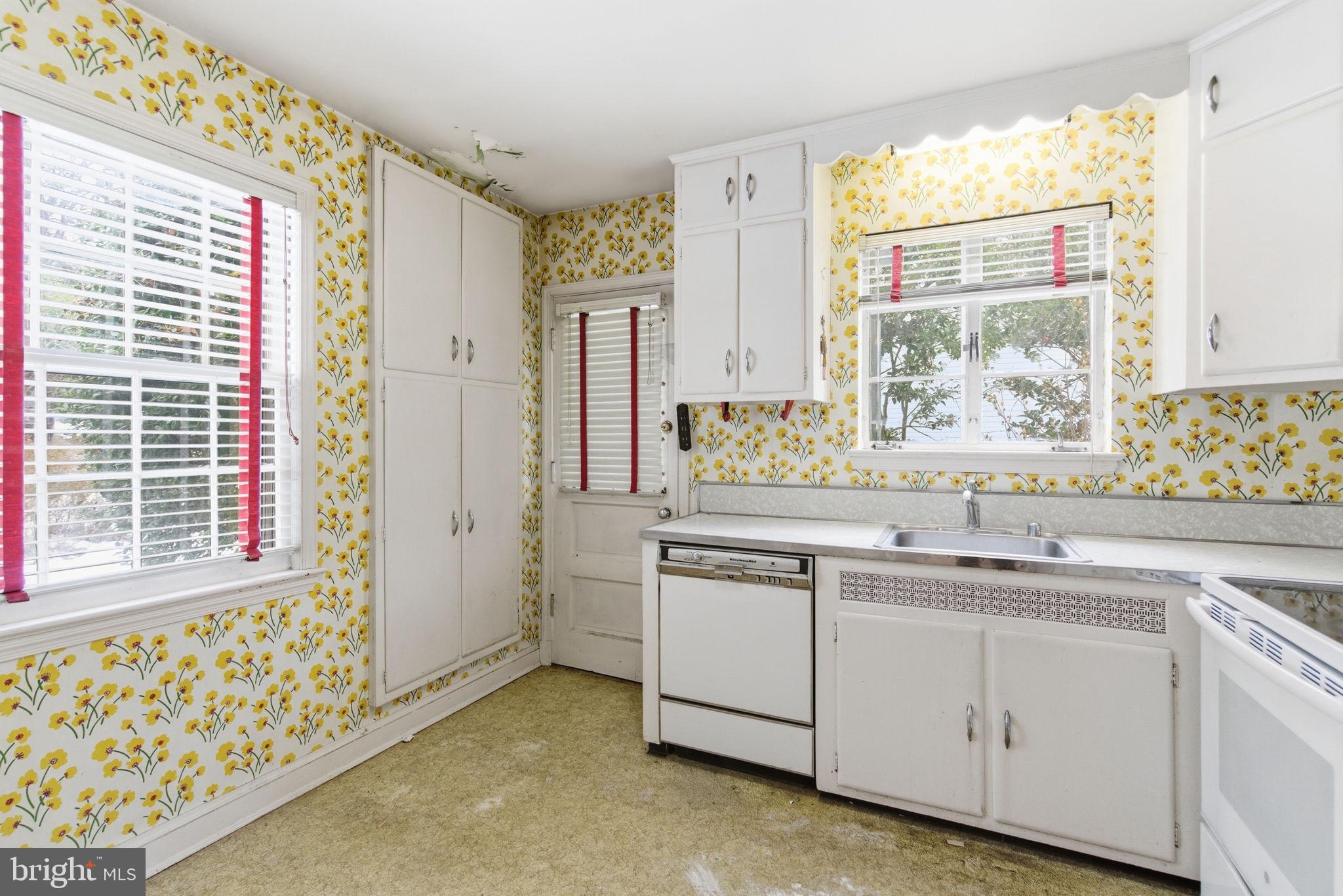 RIDGEWOOD VILLAGE - Residential